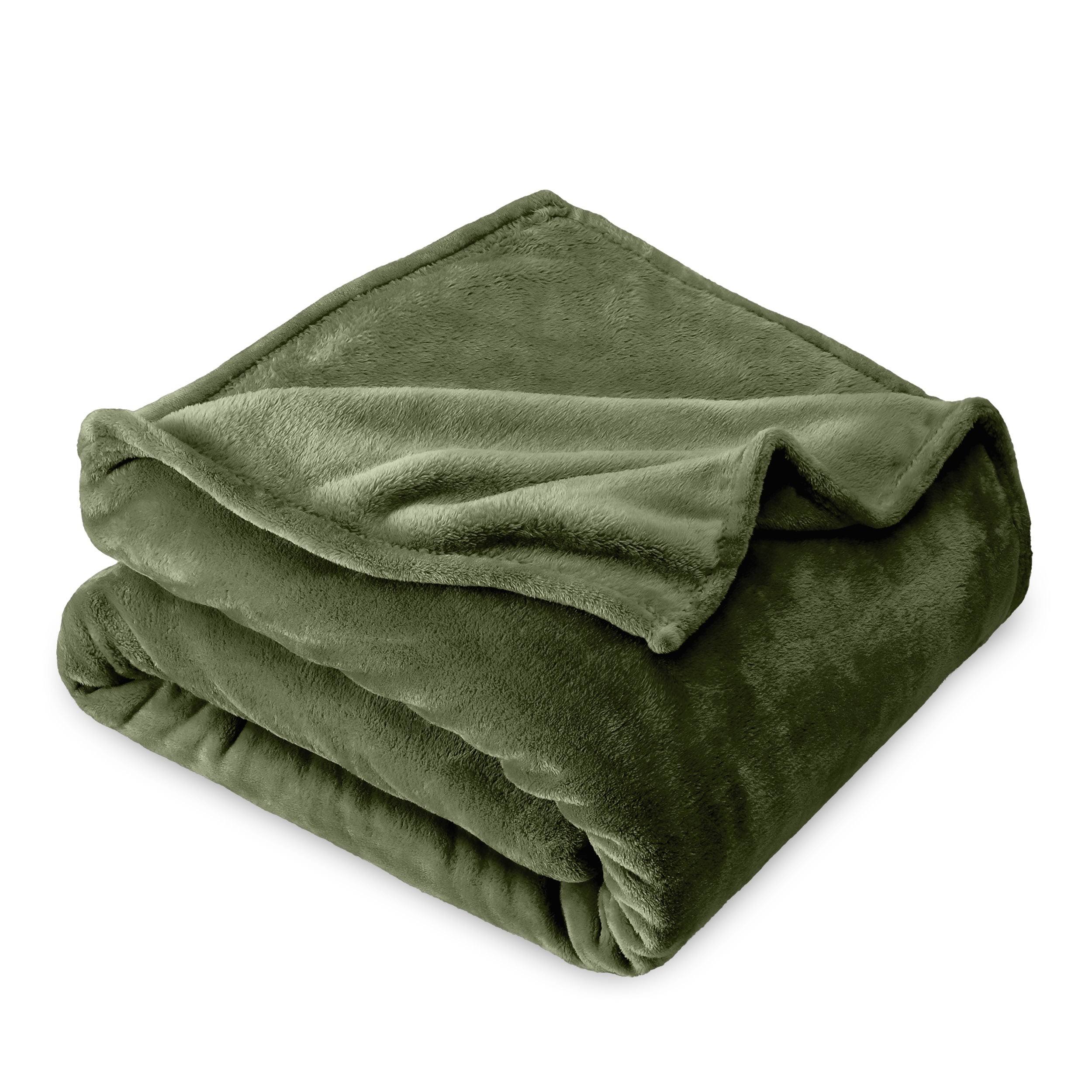 01abe0239e9088adf591cb62d2935dc0beb798f57893c3912656431000f20b40.jpg Cypress Microplush Full/Queen Fleece Blanket by Bare Home - Image 1