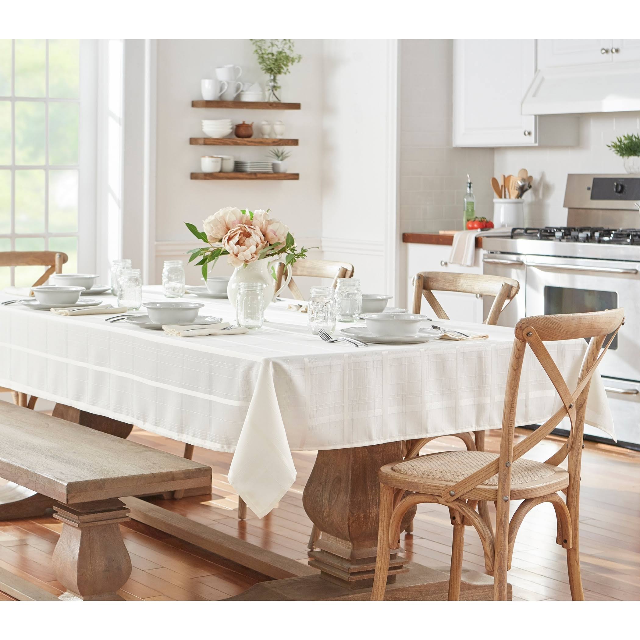 03f3d0c92693ce4c0c38d7896c7e8891e34d8996bc2a58296c2c041b78fff6f6.jpg Elrene Elegance Plaid Tablecloth Beige - Image 1