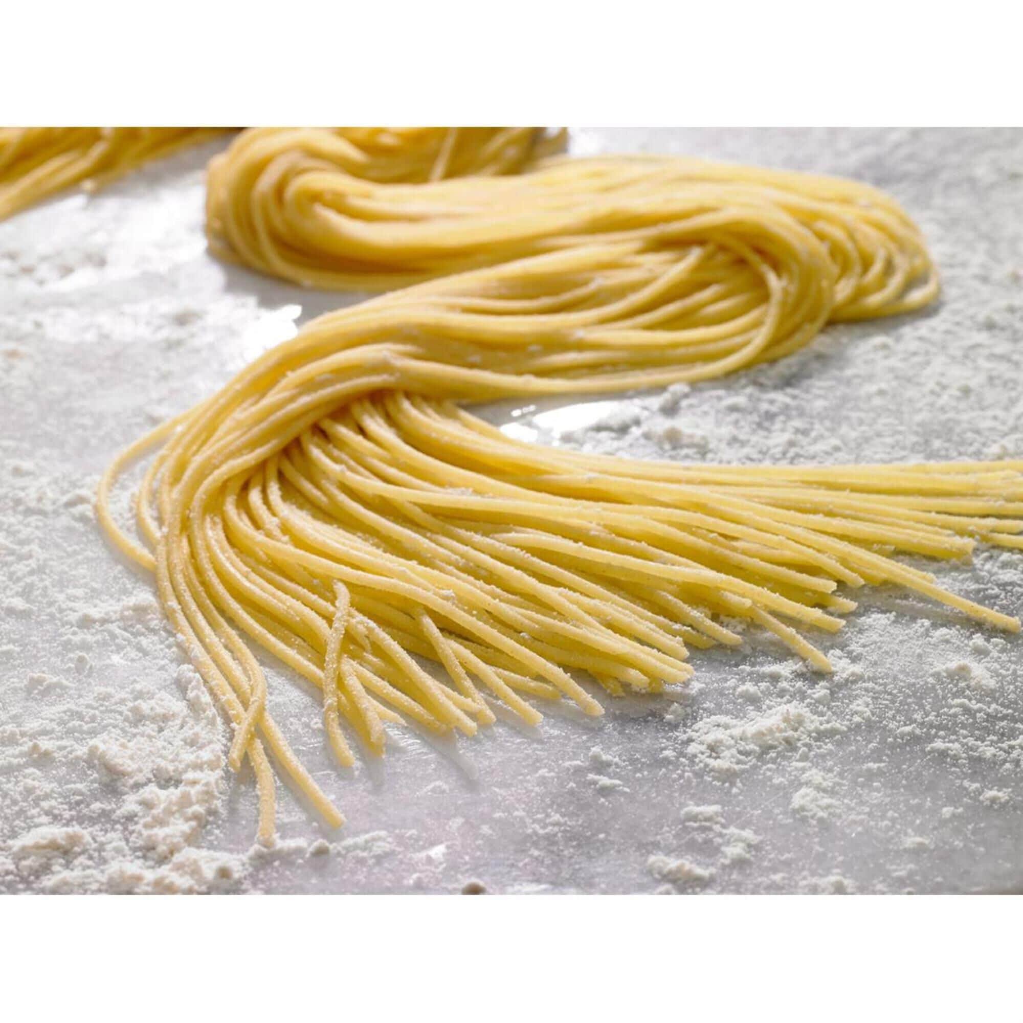 08e6720e805a20b3d33fa9b53bf98e88c49c9f1c69cf90255fd7a1a298832323.jpg KitchenAid Deluxe Pasta Set - Image 1