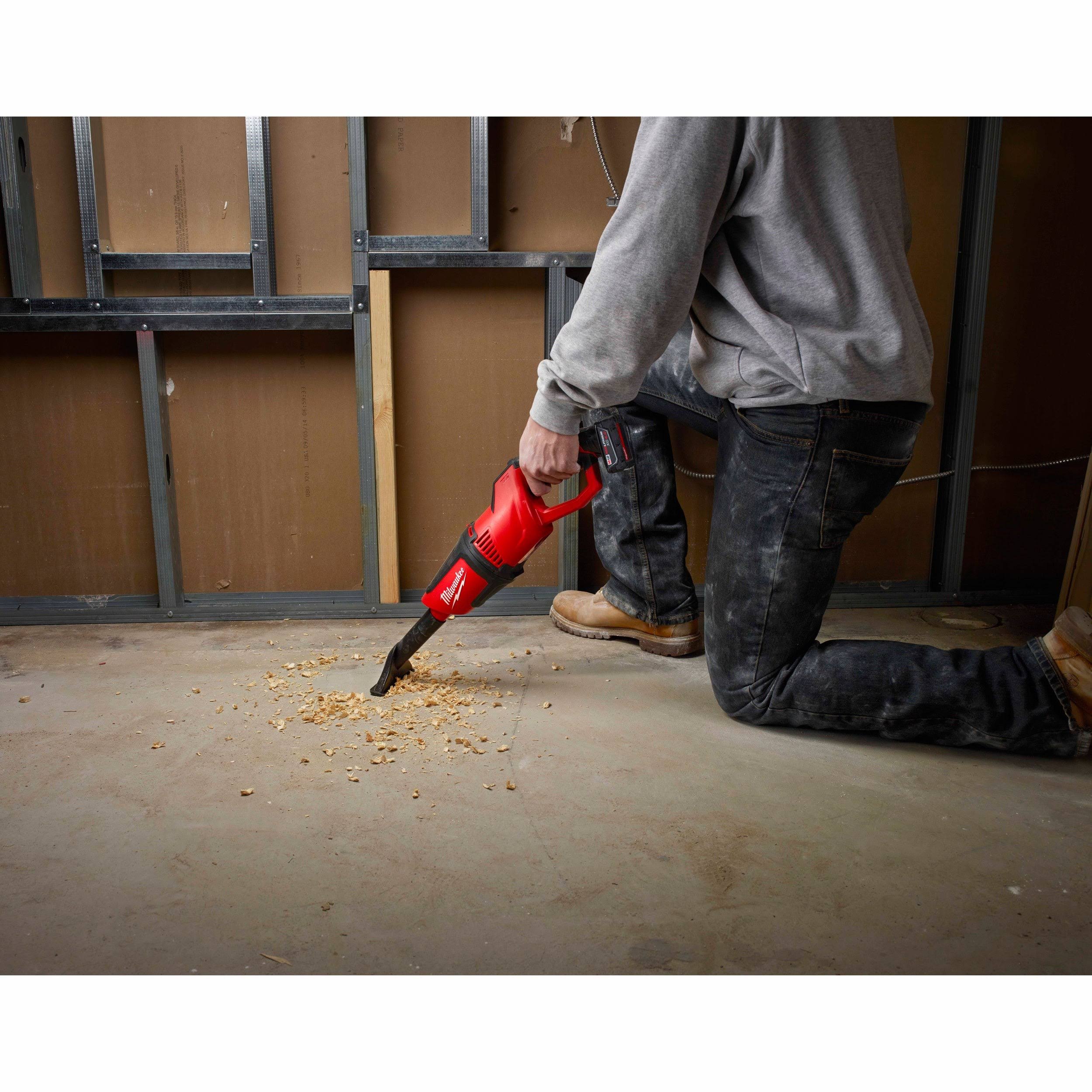0ae3776ae61cc49d26ad4c529b00a694d3e5d5b3b6d2c6ad67257bc6bffa6af2.jpg Milwaukee Tool M12 Compact Vacuum 0850-20 - Image 1