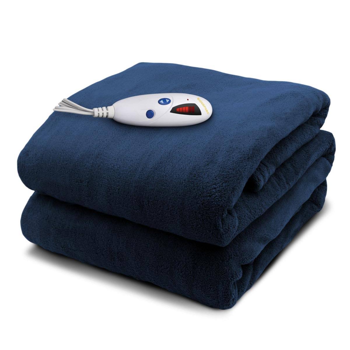 0da431f5418b6e44eb9f4275445f63f3cb4c3419b9bf58b30417a09d68599f8a.jpg Electric Heated Throw Blanket - Grey | Biddeford - Image 1