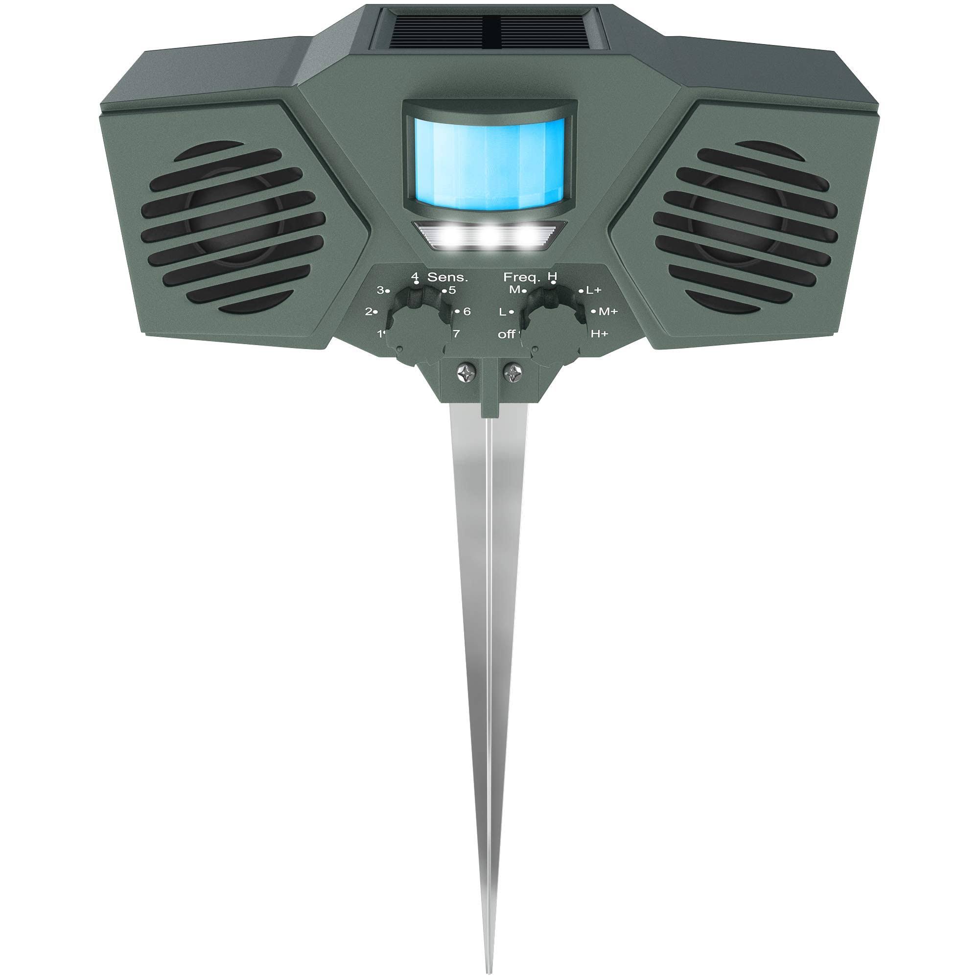 0f67d4ad0a7b42683bb70243cc719093051b240b71b52247b4dd3bcde375bdec.jpg Hoont Solar Powered Motion Activated Ultrasonic with Flashing Strobe Outdoor Animal and Pest Repeller - Image 1