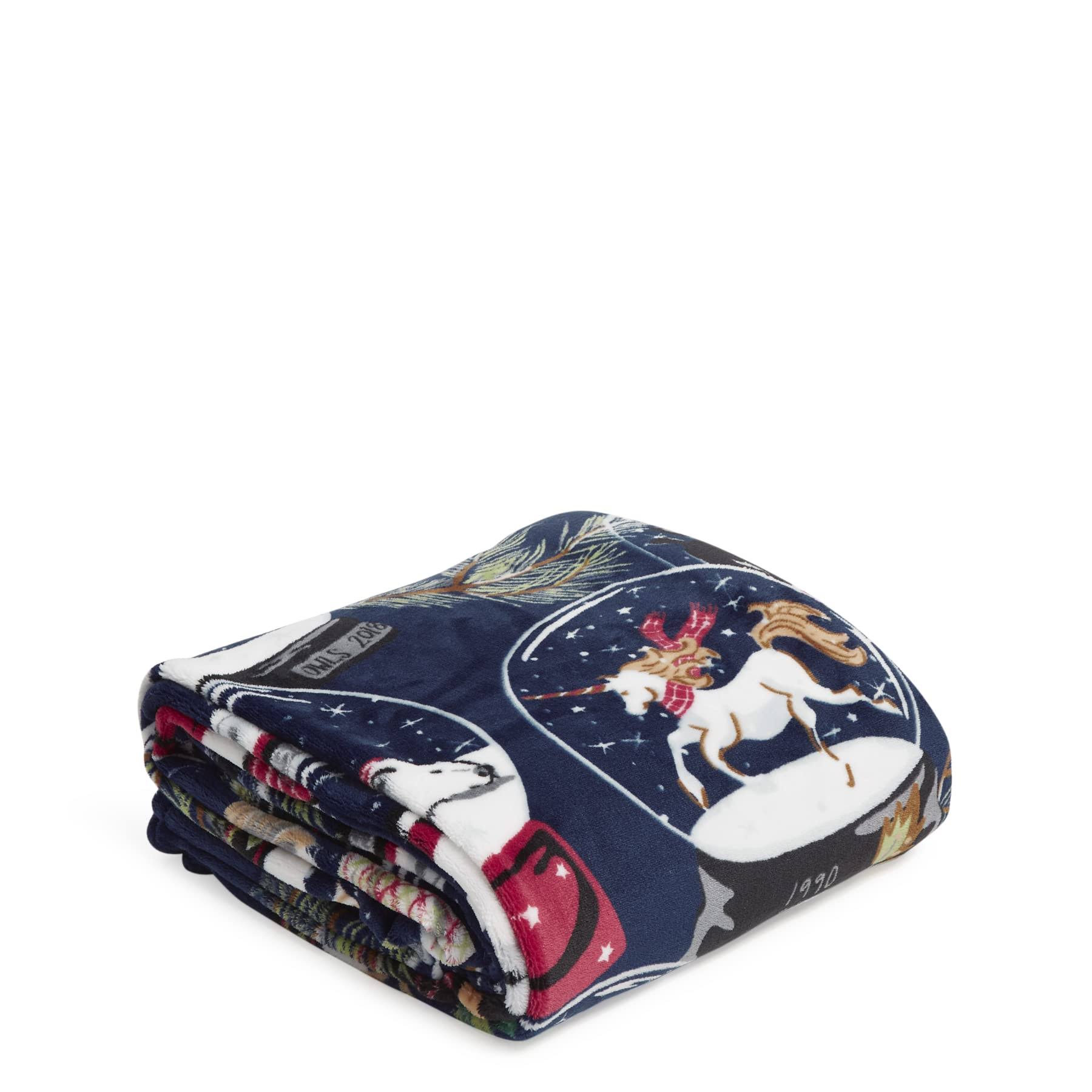 1524feeb347e06544cfa26fbb15e6e4cf85cc42ae270856044cbe3cb2bf5145a.jpg Vera Bradley Plush Throw Blanket ,Snow Globes - Image 1