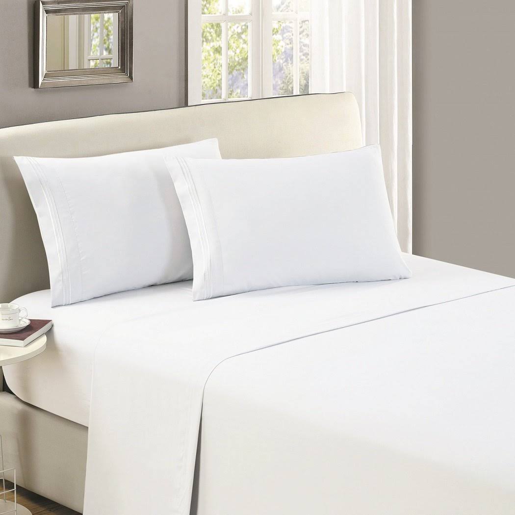 1f0dae0bb66004d2d0d5ff4f312f10bbfa4cad193b90ab51db69ea91f374fee5.jpg Mellanni Flat Sheet Brushed Microfiber 1800 Bedding Collection Top Sheet - Wrinkle, Fade, Stain Resistant - Soft - 1 Flat Sheet Only - King, White - Image 1