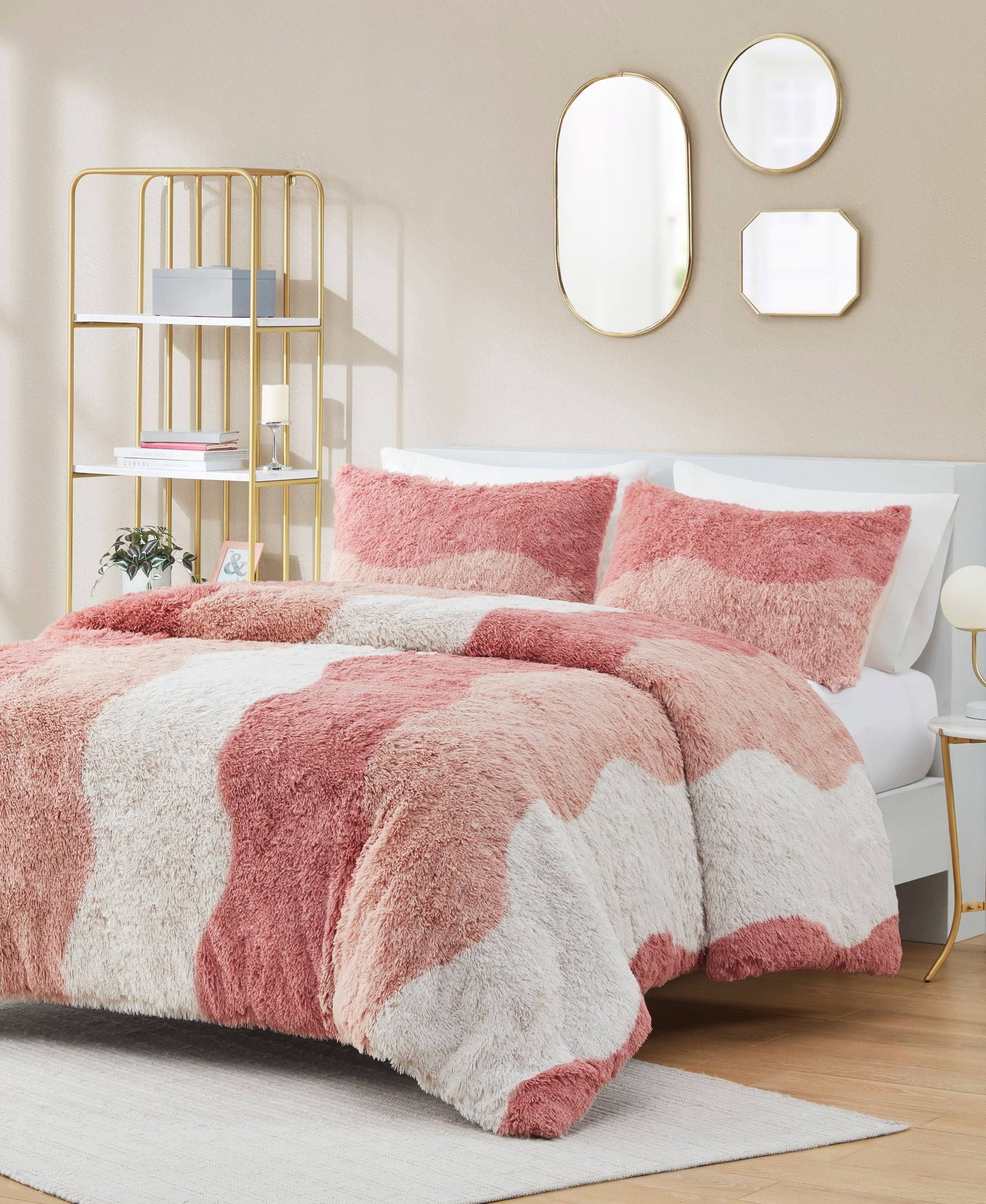 212a2732a5b1dbc22100e17bc2a188966d4c6f8a76caaf93df18a8e3b086230d.jpg Intelligent Design - Cassie Ombre Shaggy Faux Fur Comforter Set - Full/Queen - Blush Multi - Image 1