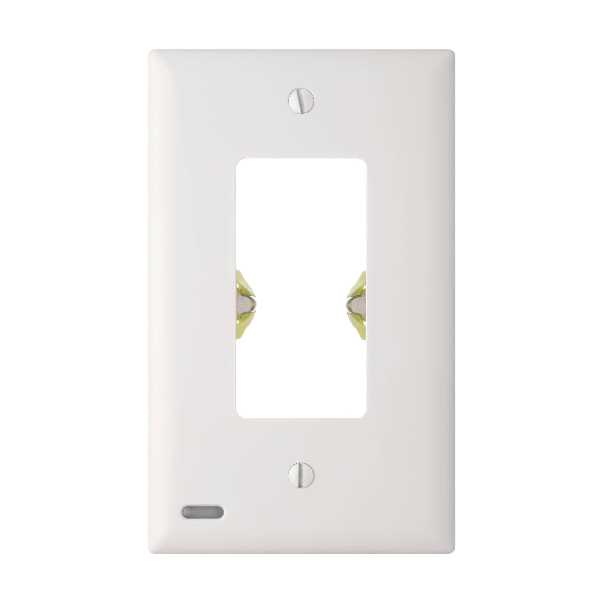 265dbcdf6c54dbc1f5f26cbb03d3bf41a872ef0d0479d5082e9e6a2d1252704b.jpg SnapPower GuideLight 2 Plus Outlet Wall Plate White - Image 1