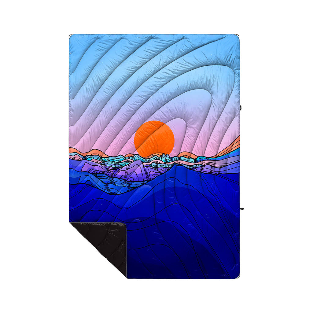 26f059be66782781b7532e1626955c8573adba10e31d85f8da1e850a22cf4332.jpg Rumpl - Original Puffy Blanket - Forest Fade - Image 1