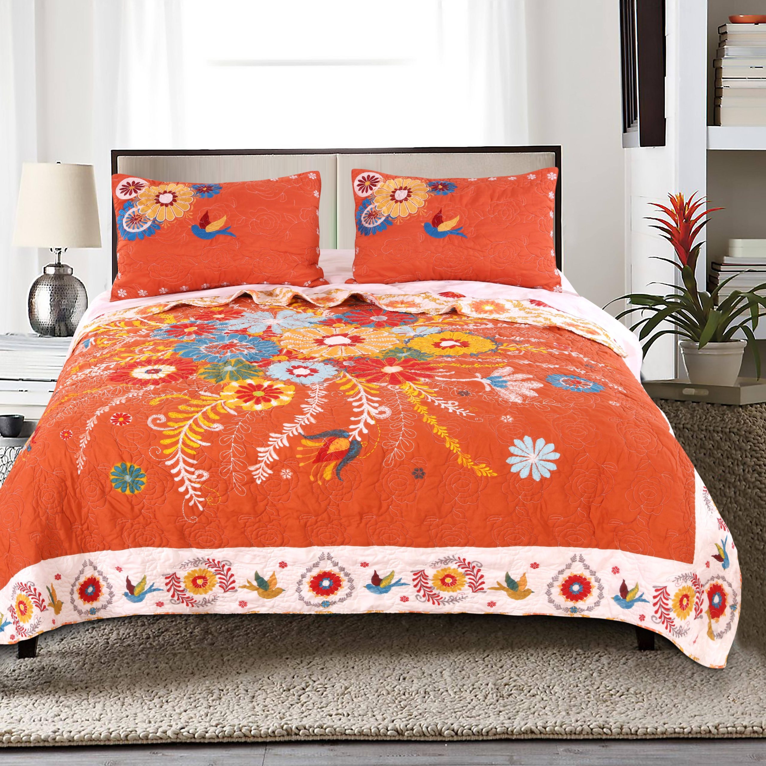 2e083e825007b6ad55f5711654b61823aee528834cc515495c334b964fd61e98-1.jpg Topanga 3-Piece Full/Queen Quilt Set - Image 1