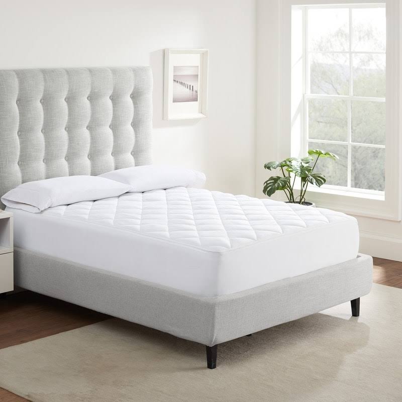 2f76c8a2fcf2111c8216c95a34fc6130bd3c206876e0081a27c2bd20b2cbcd20.jpg Serta Extra Comfort King Mattress Pad White - Image 1