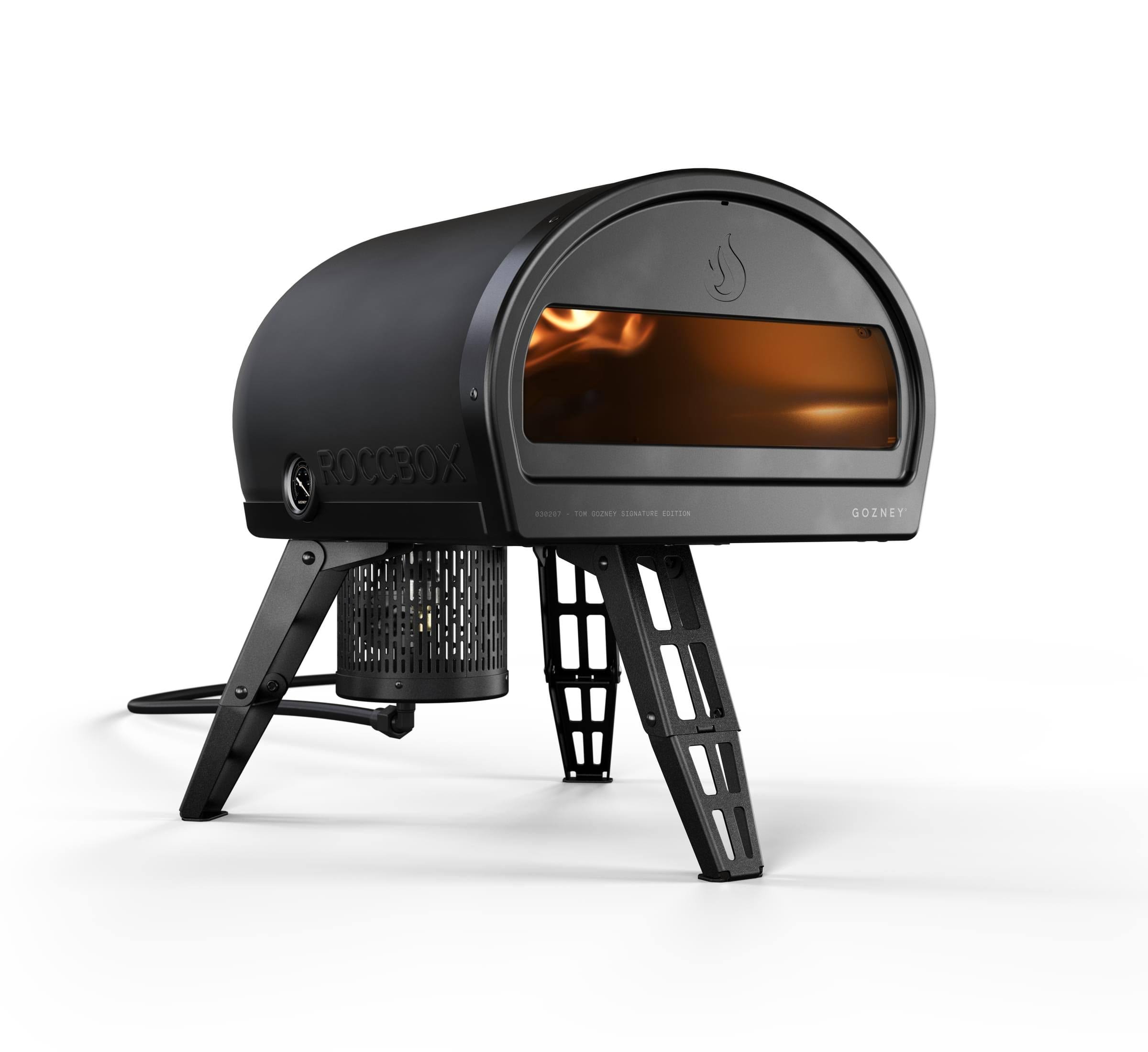 33f06d07561efaf9b40d9696ed156e92cfb48d8509a05bf4c9d429b531a1db54.jpg Roccbox Portable Pizza Oven. BLACK. Tom Gozney Signature Edition. - Image 1