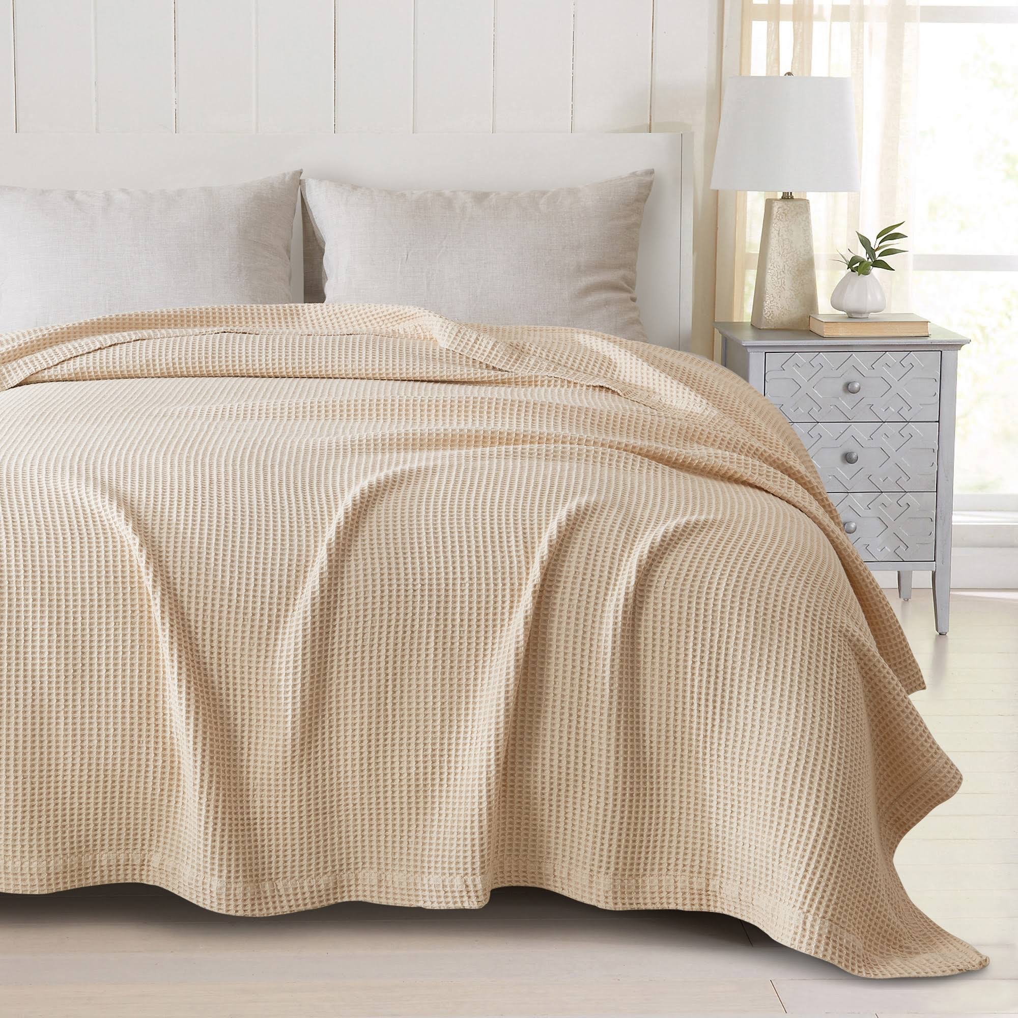 340c685667039793176b983c322676ebc1f5df547c6e2e0ef8bda5cb981044cb.jpg Great Bay Home 100% Cotton Waffle Weave Blanket Full / Queen Taupe - Image 1