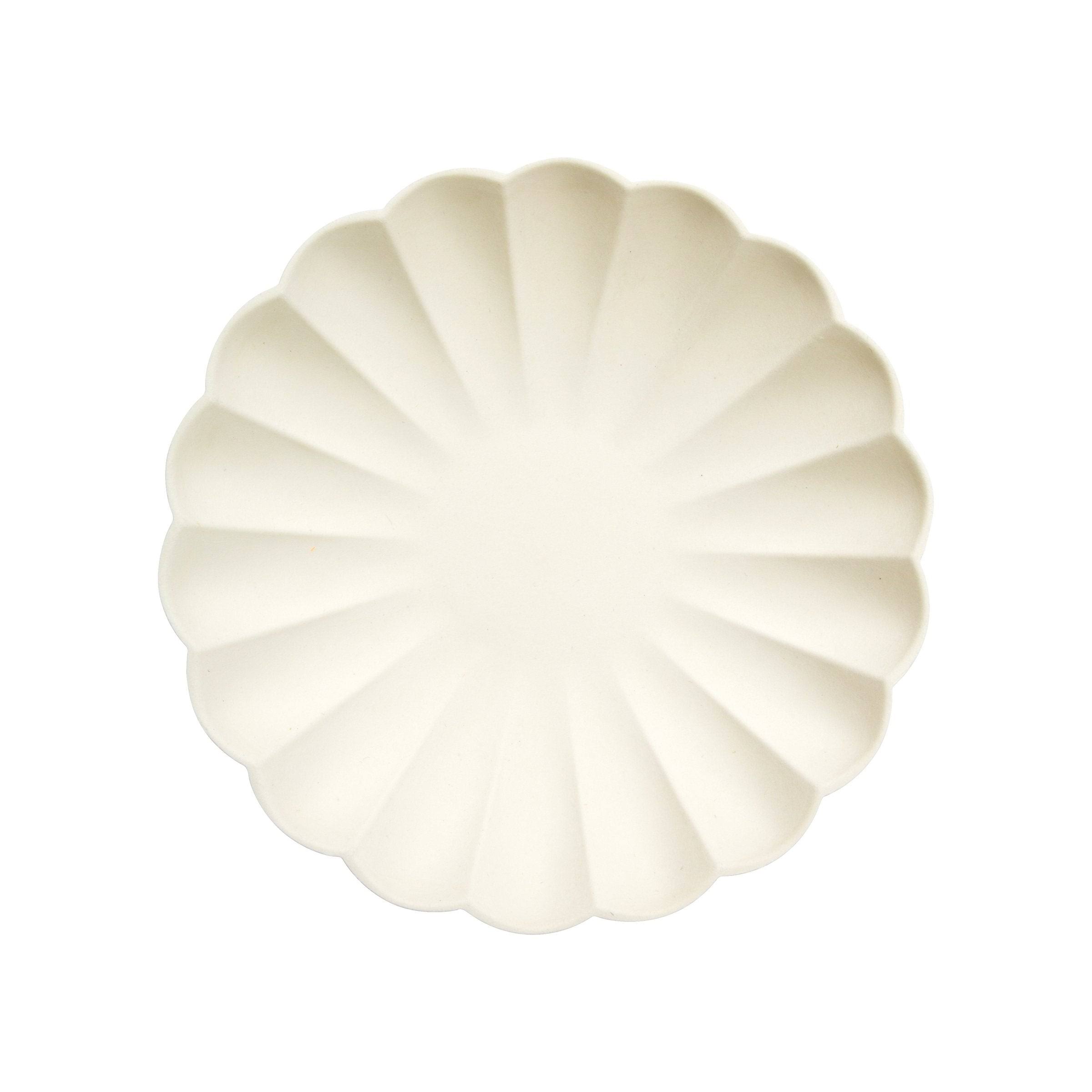379ff8fd037d3e4e08e81ad1c7429c4044089ca9087c48287fd9e55ebc22148f.jpg Cream Simply Eco Small Plates - Image 1