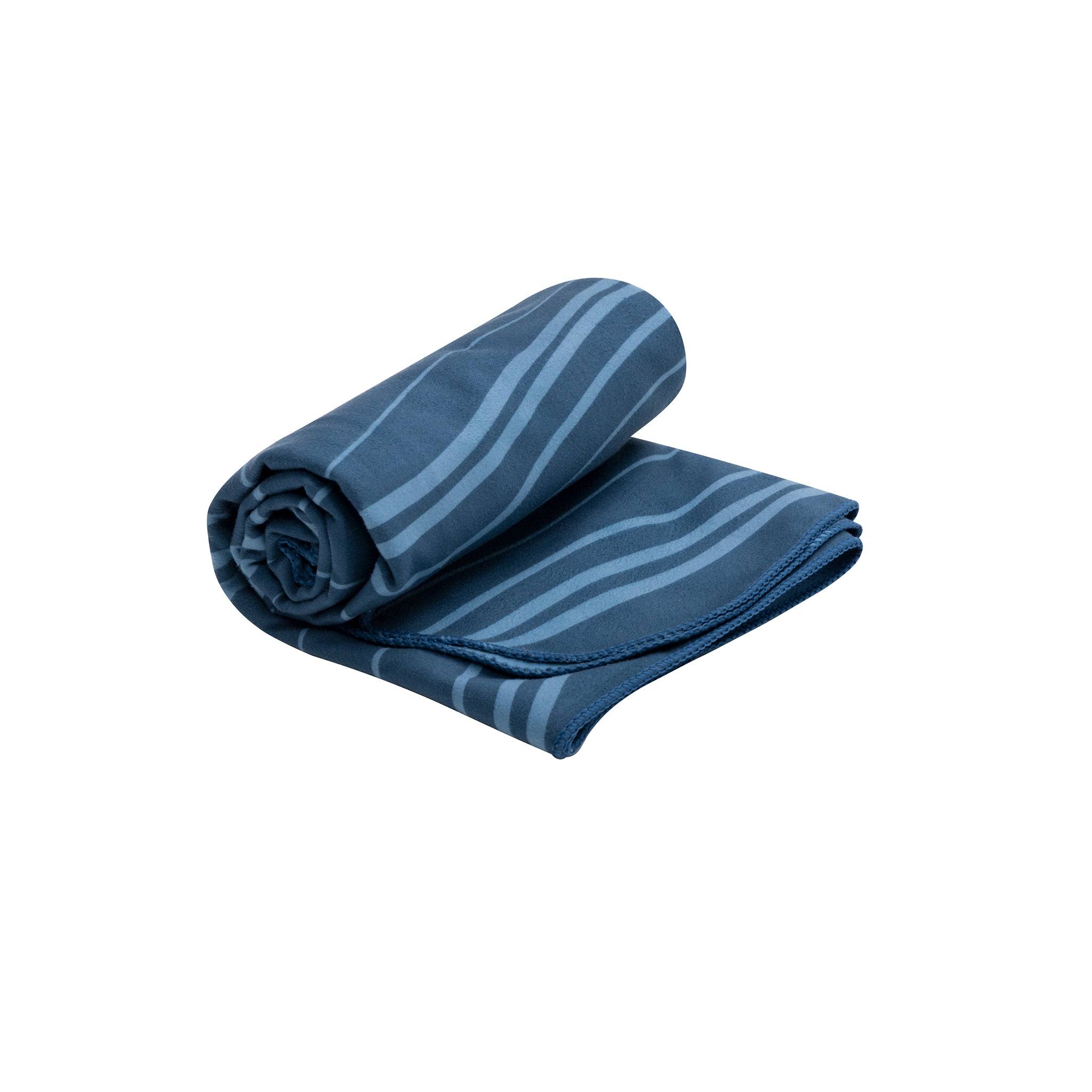 38da6d19242e0a394d0554ab79141e3e81a0b1609018f21b6b2f14621f0c16ee.jpg Sea to Summit Drylite Towel, Medium / Atlantic Wave - Image 1