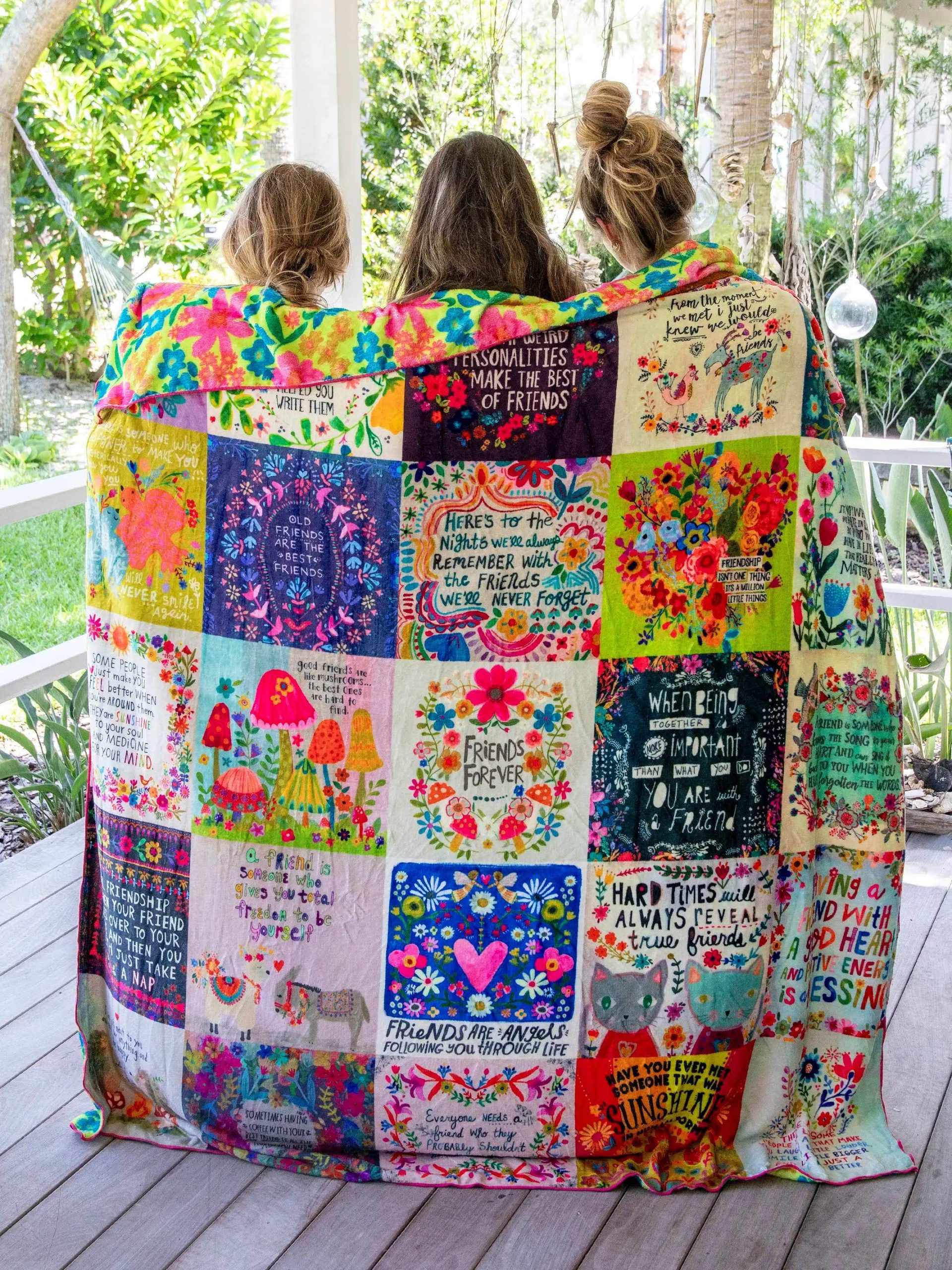 3b673f67d2ea752113ce2b67c4126e8155deda9788c7f45ba454de167d1d7f27.jpg XL Double-Sided Cozy Blanket - Friendship Chirps - Image 1