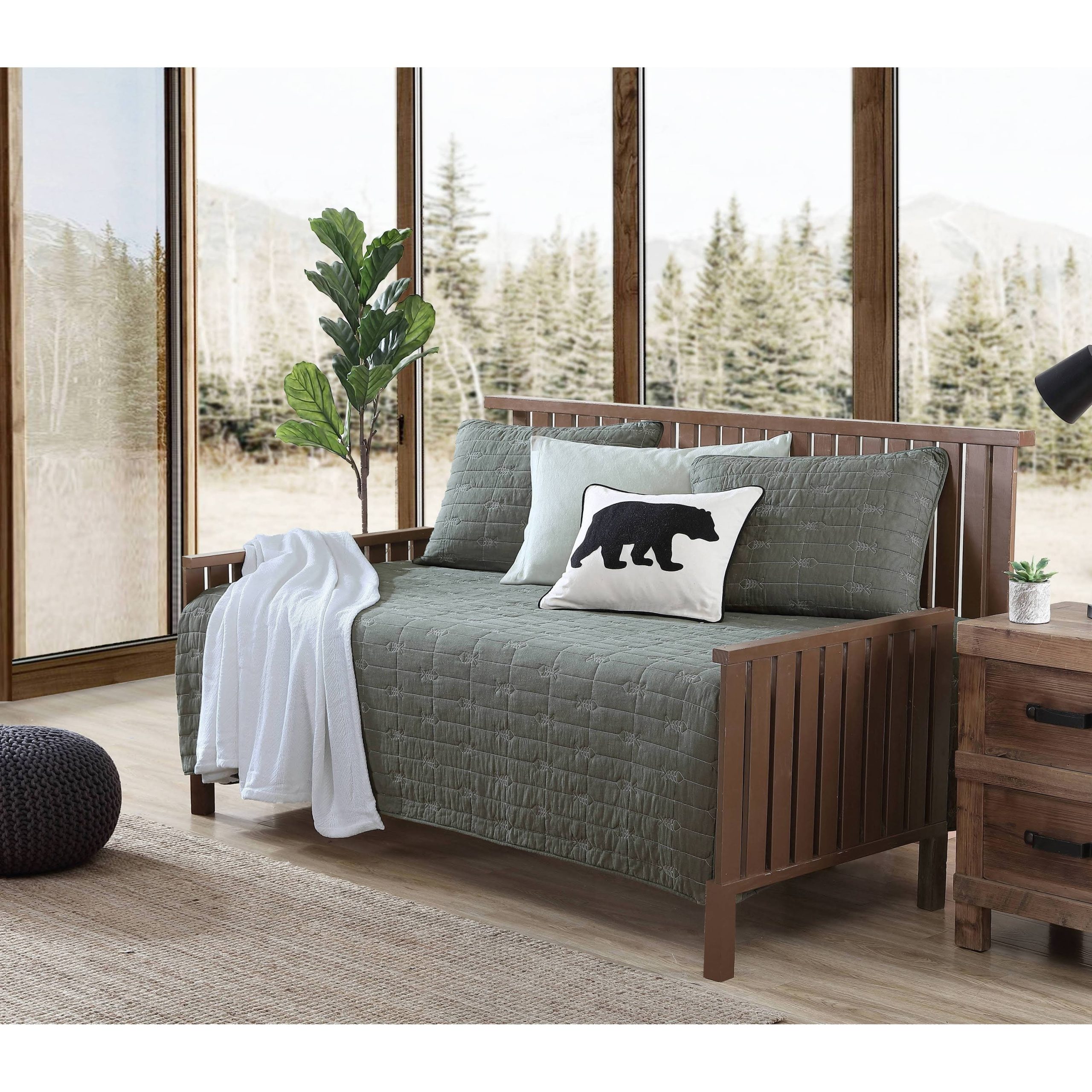 3d84dbf0fddc395d5334bff84549841755a966695562c90c4f79540b1562eb90.jpg Eddie Bauer Troutdale Solid Cotton Green 4 Piece Daybed Set - Image 1