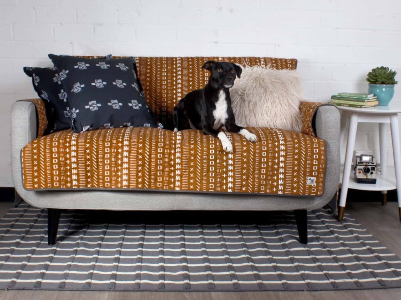 4351501607274f874173b94cd0a4d4ed004513b39b4cf99289040620aba427ff.jpg Molly Mutt Forever Young Couch Cover Rust Medium - Image 1