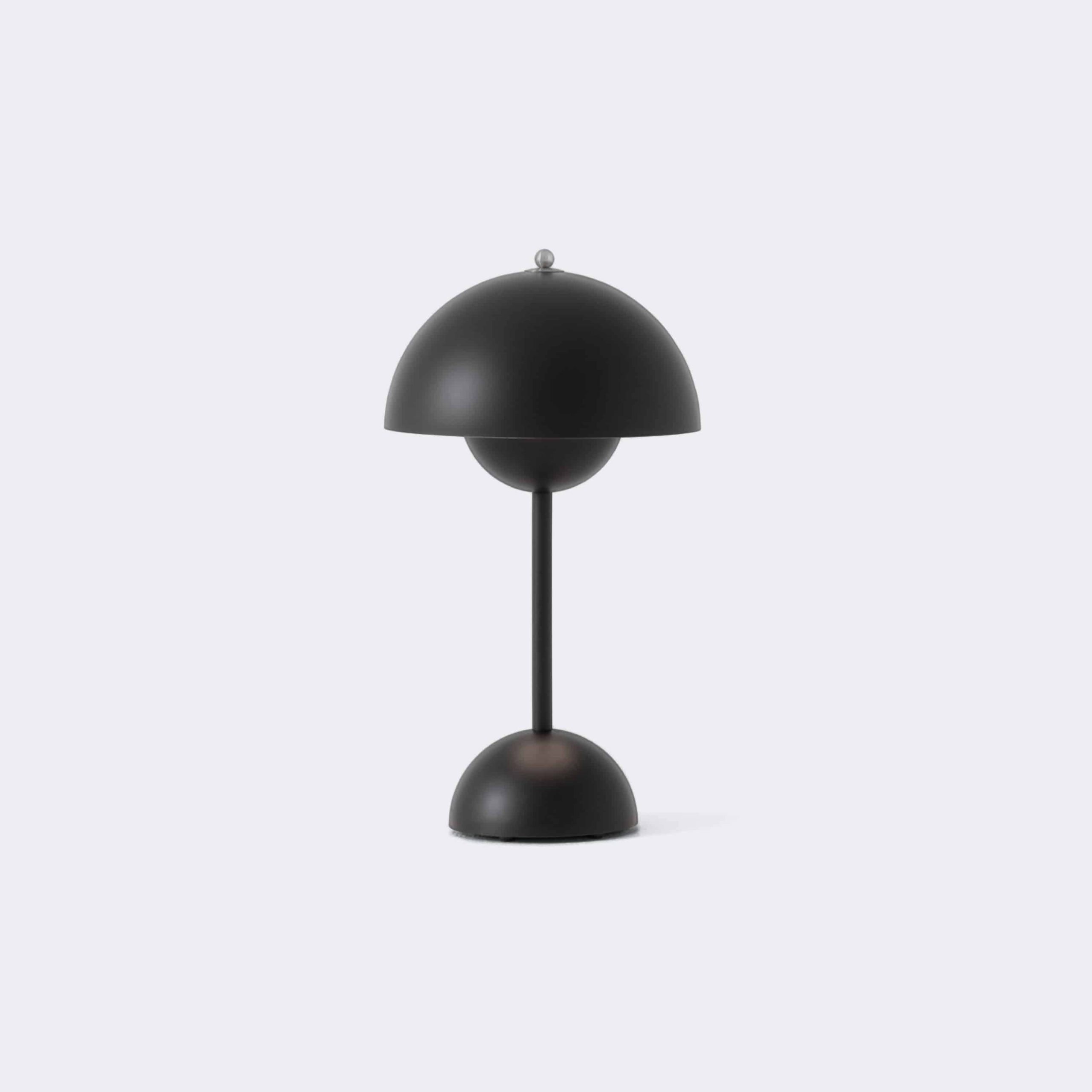 474e63309e081c2d50973ea04115964b3be3e06f08a43a5039750ebaf5df1992.jpg &Tradition Flowerpot Table Lamp Portable VP9 Matt Black - Image 1