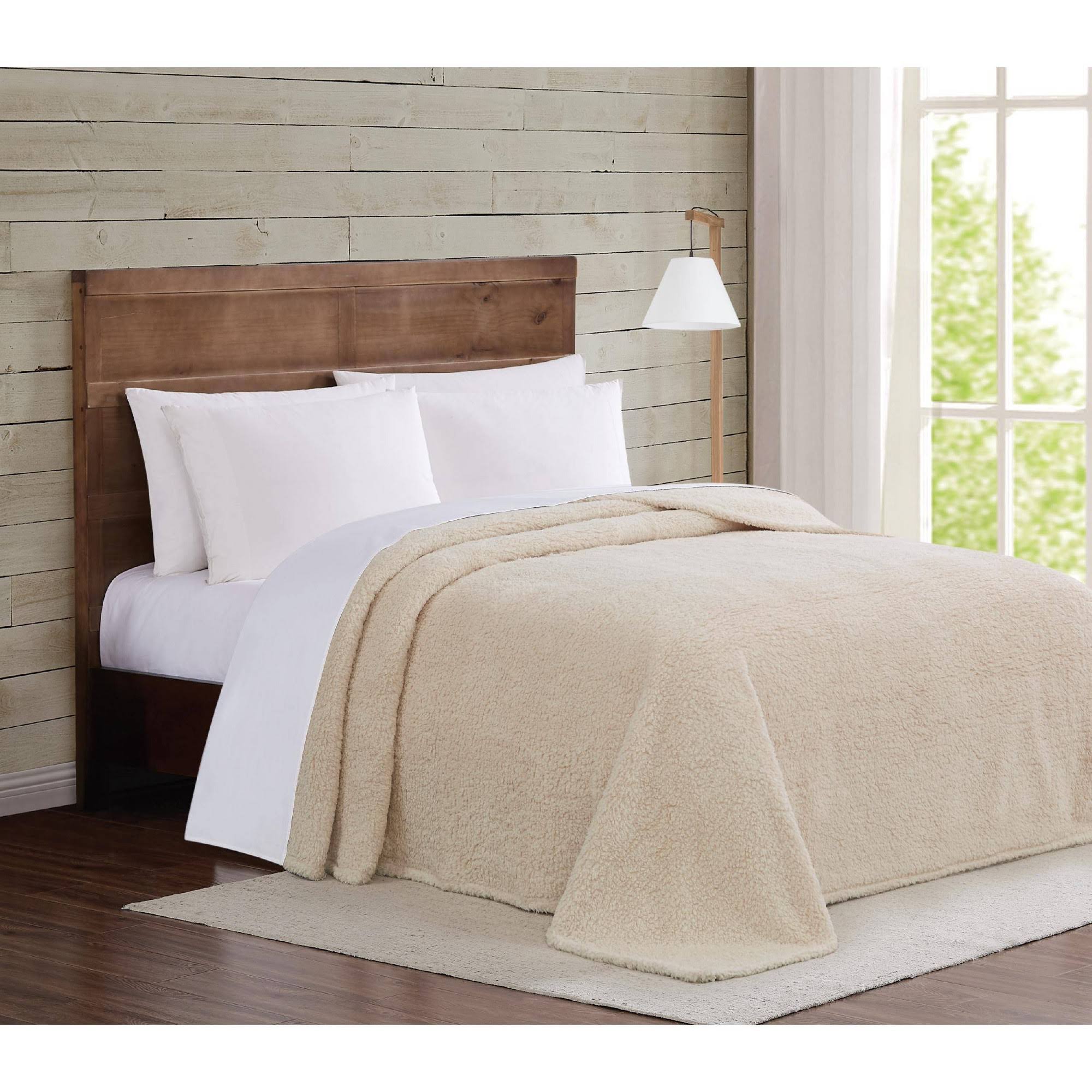 47d1414730ae611733f2a3cdf08d3e539d14677536d403cf2d6598d30d746f75.jpg Brooklyn Loom Full-Queen Marshmallow Sherpa Blanket Ivory - Image 1