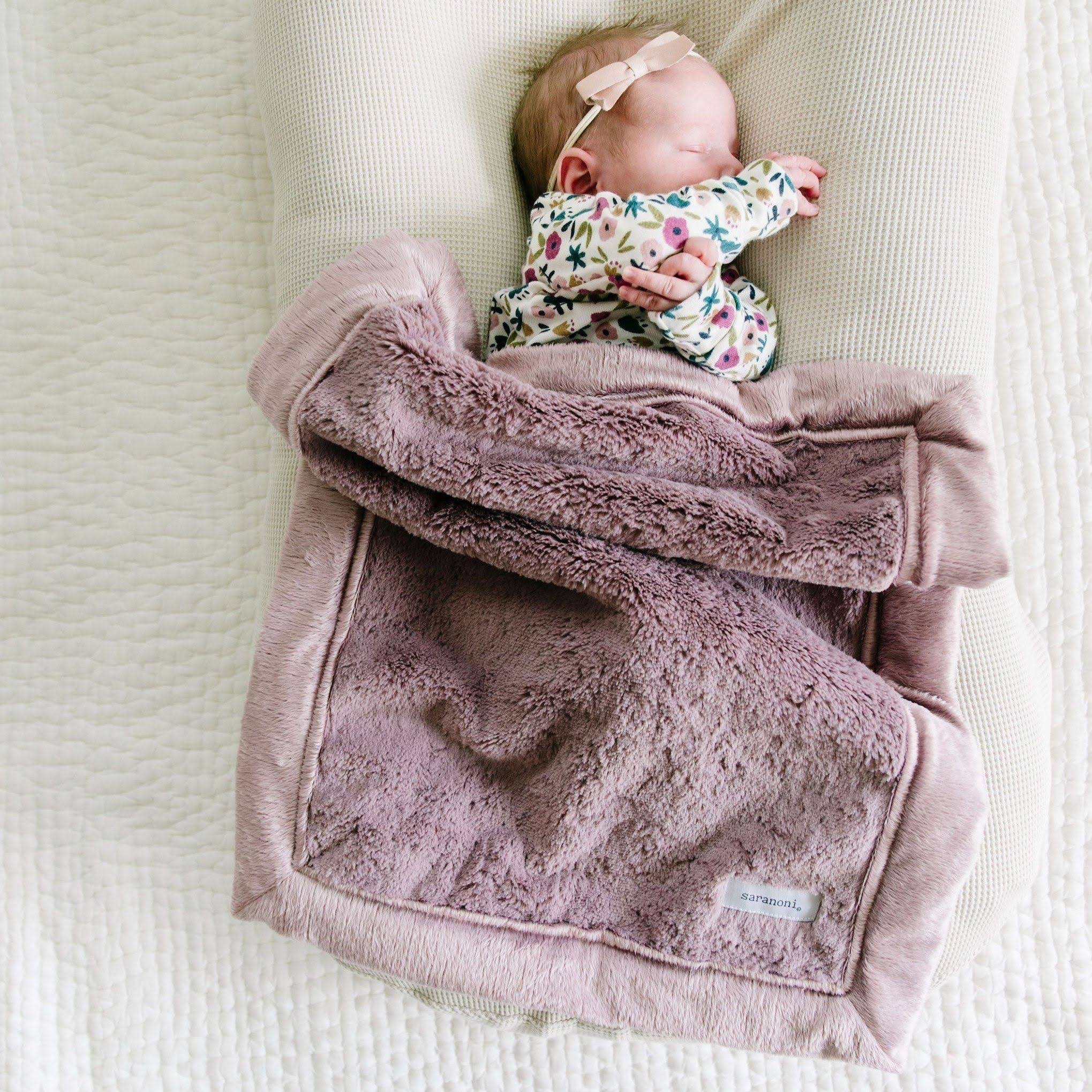 486f7fc8e41e260718ec9426990c61ac810ef2cb11973a1bf7e5ed847d977fe5.jpg Saranoni - Bloom Lush Mini Blanket - Image 1