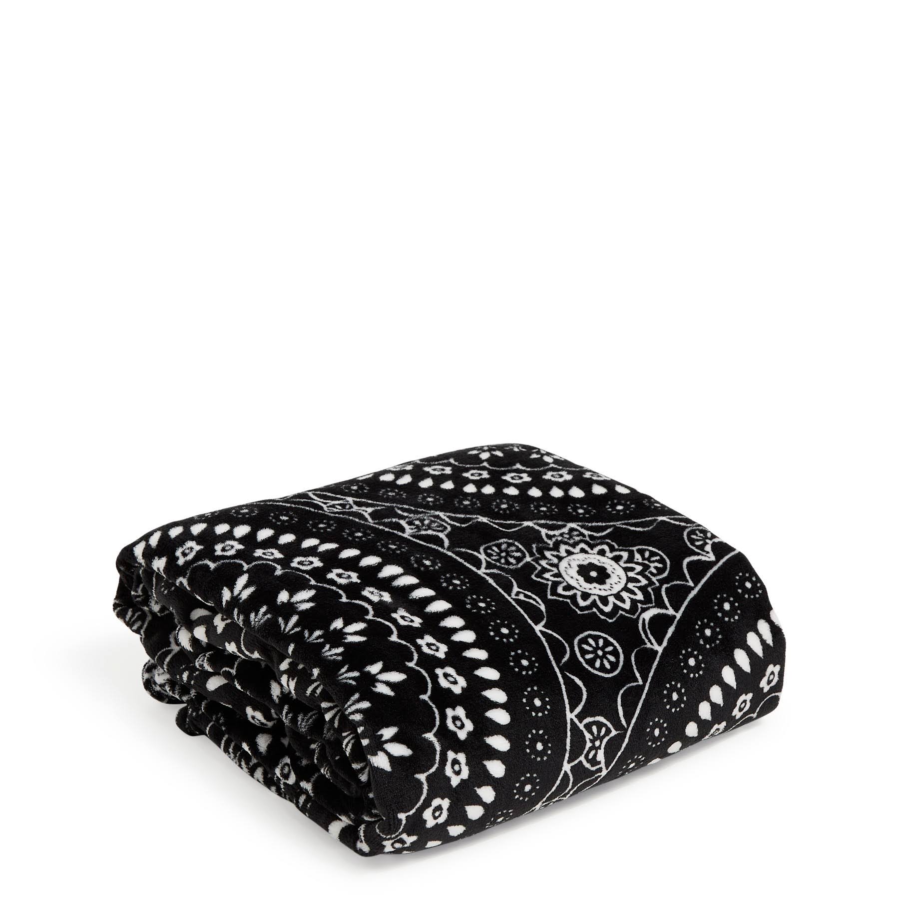 4cd6162d9ae2b4297df5f0ffc3647ee5180fbe058b47e7774220b362e15f5a82.jpg Vera Bradley Fleece Plush Throw Blanket (Black Bandana Medallion) - Image 1