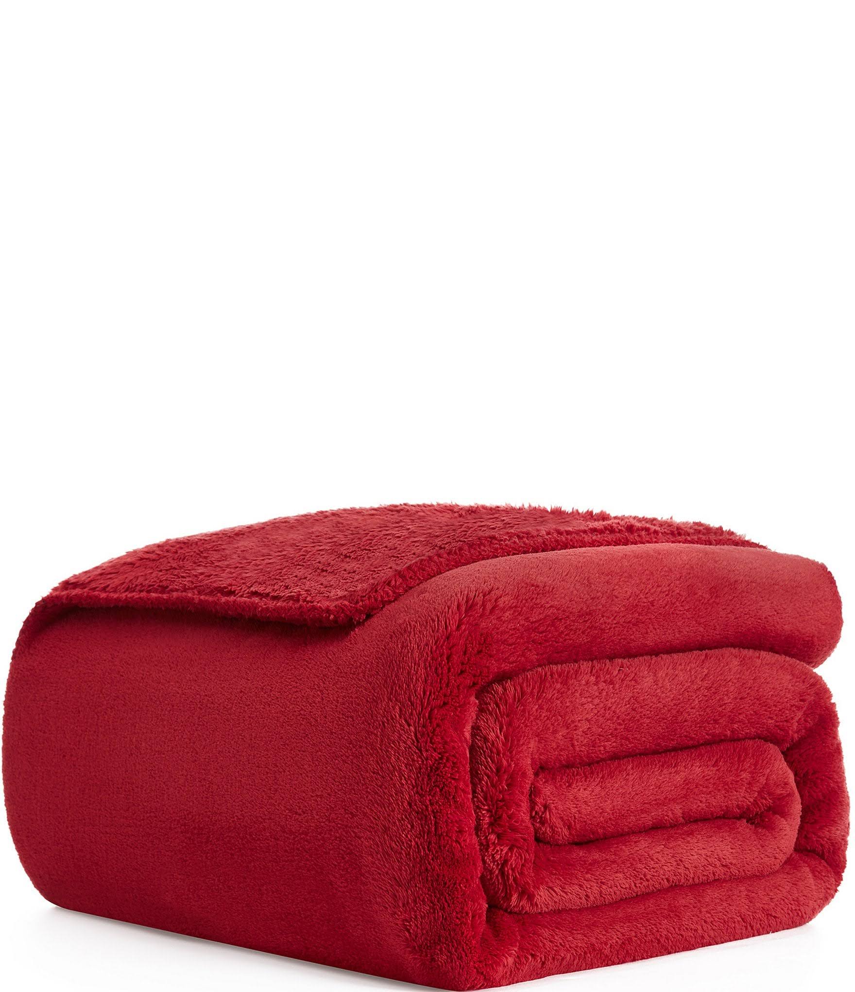 534dba59baebb7dcc5ac8a6c2b03bf1b5a3df33b7be3c5c894d08e2087d365f2.jpg Ugg Whitecap Plush Throw Blanket - Chili Pepper - Image 1