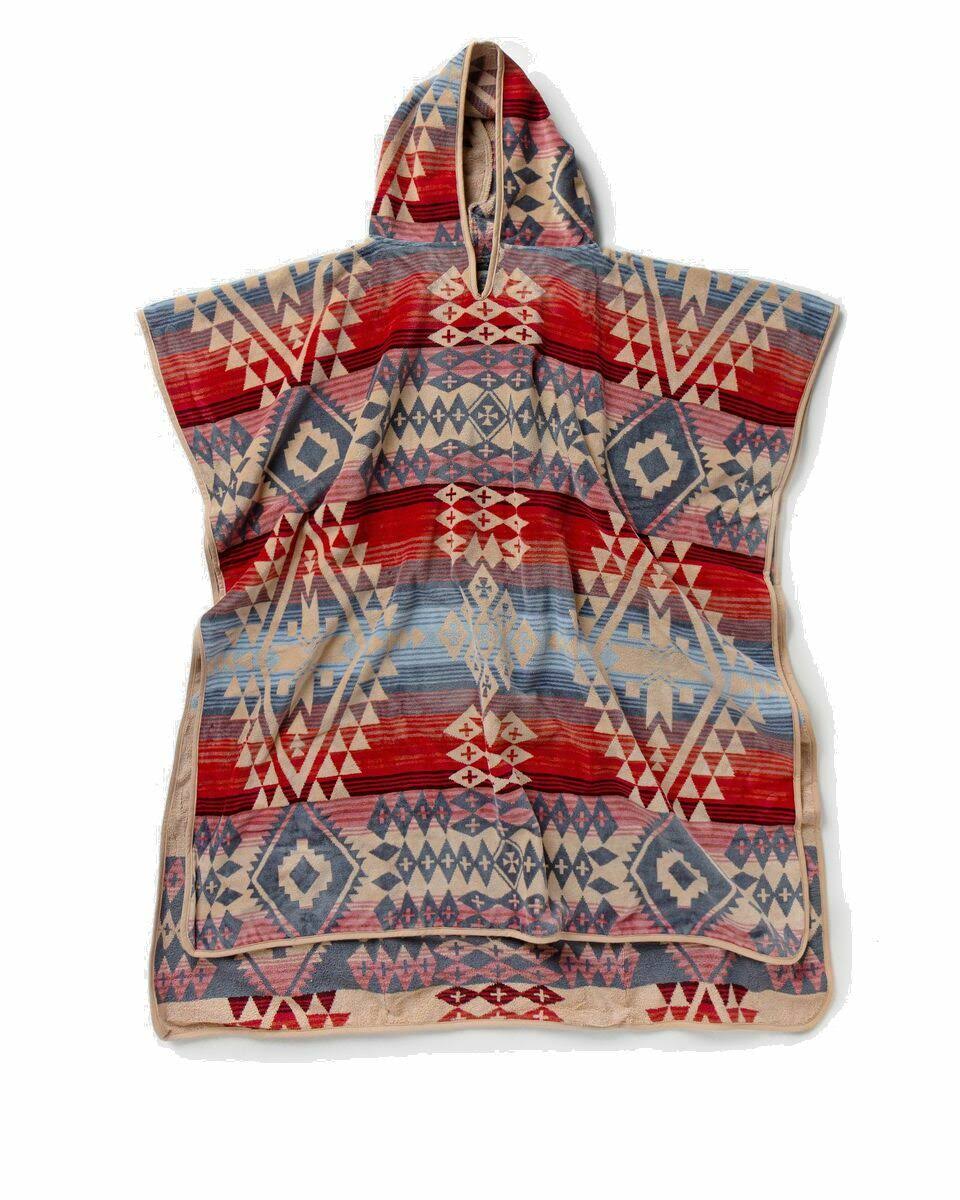 55063446118bd45eb83bdff94e65d6eab0be00ec2fd4cbf5fd779852ad41b8fa.jpg Pendleton - Jacquard Adult Hooded Towel - Canyonlands - Image 1