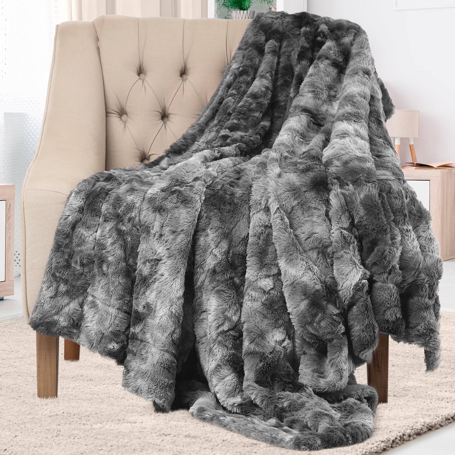 5621829a7eb73fb2605aeee39ee6b85d071bf204e5cb52b13012a7629037bb13.jpg Everlasting Comfort Luxury Polyester Throw Blanket - Soft 65x50 Gray - Image 1