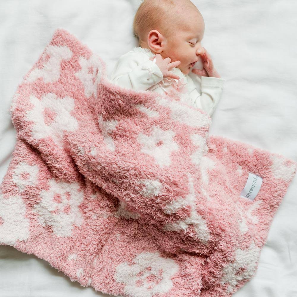 5bc05f10d44ec5e2bb8c21703001b47bc581fcc5b9f81c4021610cd0f6ef45bd.jpg Saranoni - Petal Double-Layer Bamboni Mini Blanket - Image 1