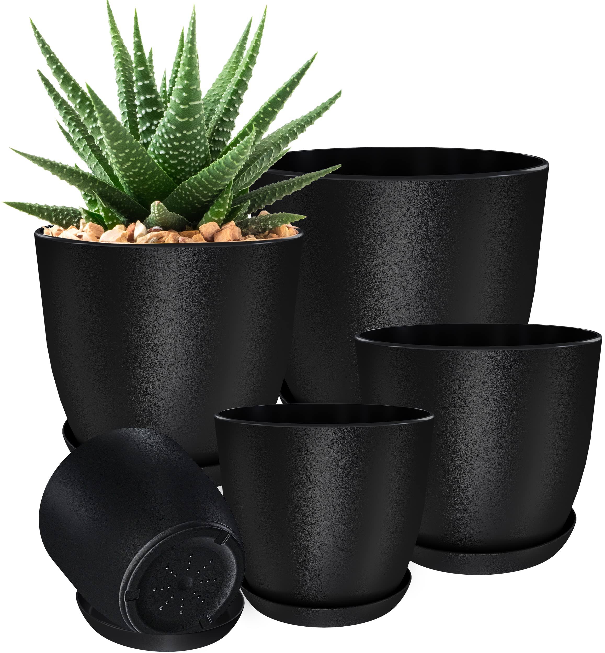 60dffe3a08c7433d3a0f76b98a652f7b4b6909e3f85eea84ed550e6ea1a5d53a.jpg Utopia Home - Plant Pots Indoor with Drainage - 7/6.6/6/5.3/4.8 Inches Home Decor Flower Pots for Indoor Planter - Pack of 5 Plastic Planters for - Image 1