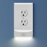 SnapPower - MotionLight Duplex Outlet Wall Plate - White