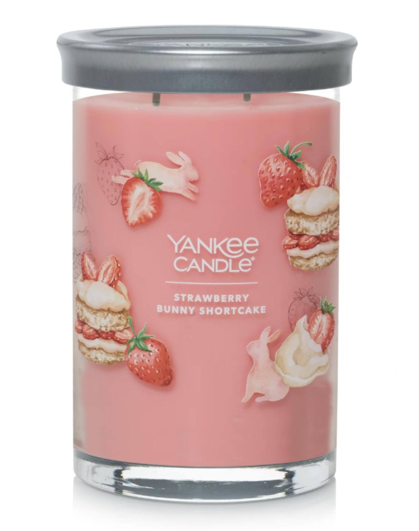 68bc79333116d2ca208e2947b8b99a0c43d36f09443a34d41ef1871106a73643.jpg Yankee Candle Strawberry Bunny Shortcake Signature Tumbler - Image 1