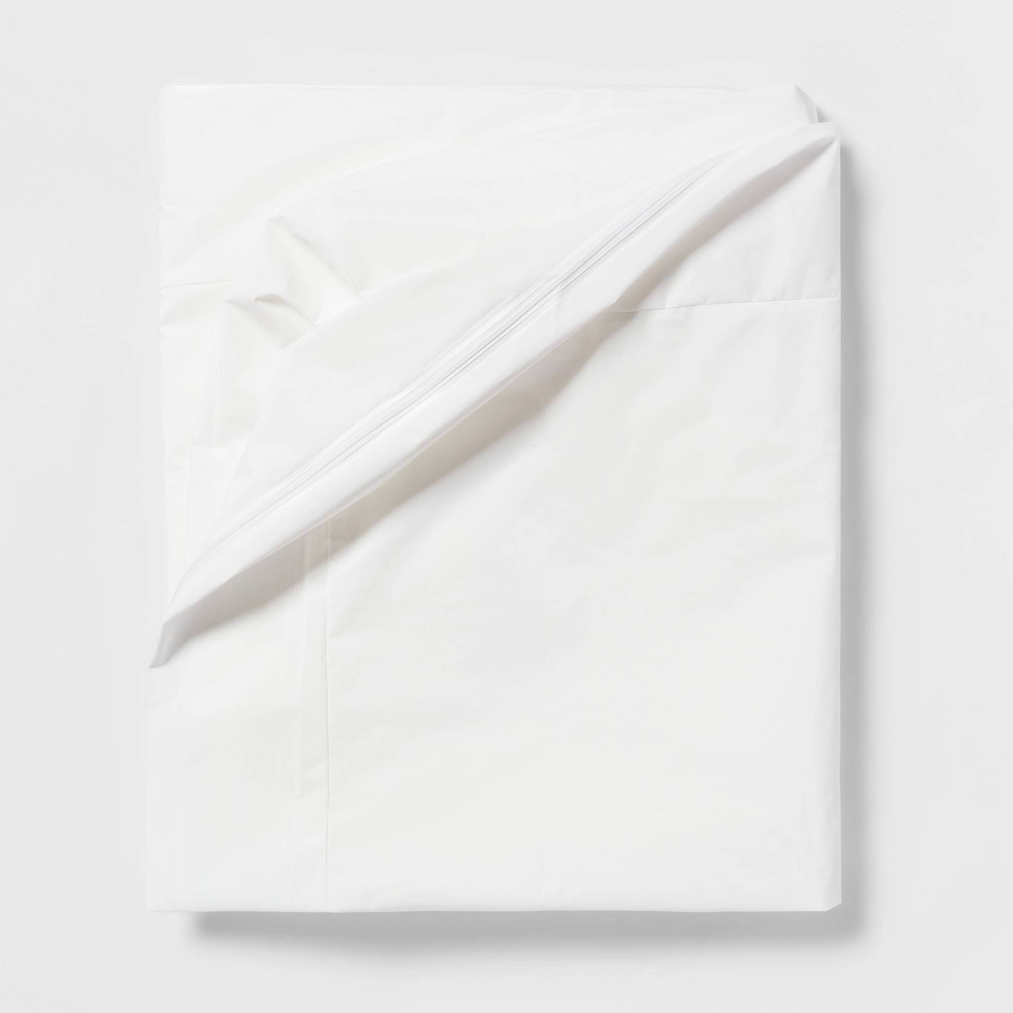 6d12541c160129129b32cb143ded4fe11ed382587d516b4ac40b13e4c4a47b13.jpg Twin/Twin XL Waterproof Zippered Mattress Protector - Room Essentials - Image 1