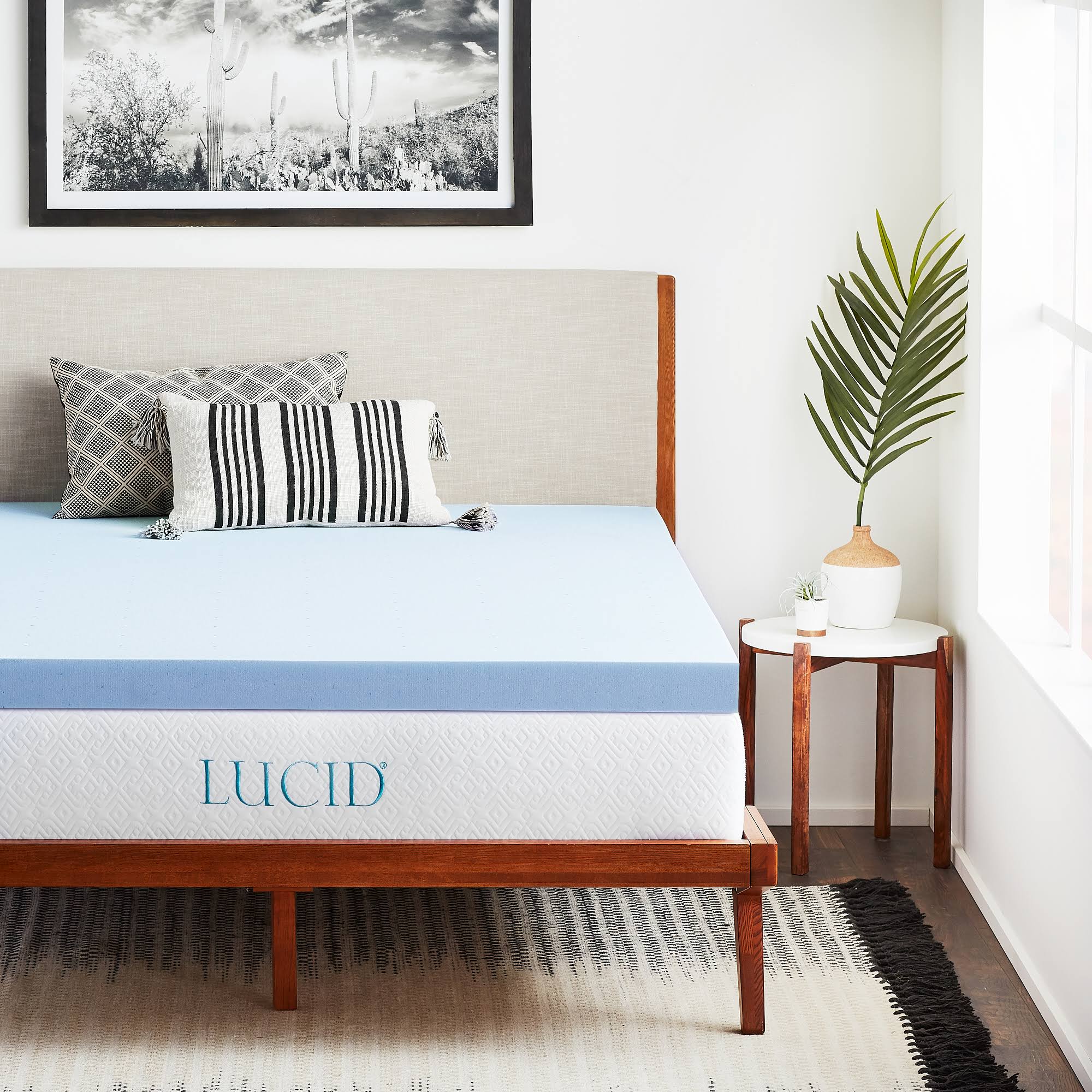 7262bc9721d745b4990df11aec2616392a078f958dd796ca2c266869acb44080.jpg Lucid 3" Gel Memory Foam Mattress Topper King - Image 1