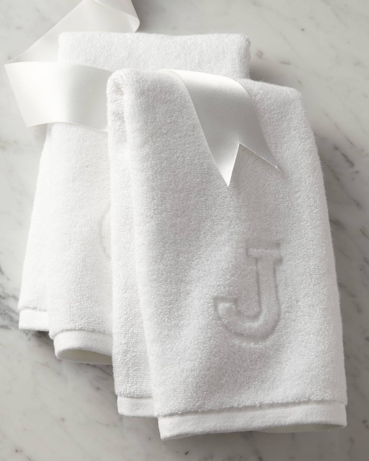 743d72236f5fc3a73320b3b6febdaddc466e643bccb9def680cbdfb13b307272.jpg Matouk Auberge Fingertip Towel Letter: Z - Image 1