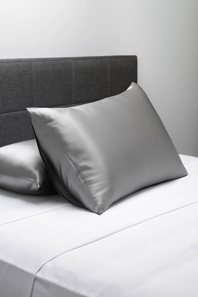 76c3e949b366beef95fe5b090f35fef0b928082db49997b5746794ec37cc0c0a.jpg 19 Momme 100% Pure Mulberry Silk Pillowcase - Exceptional Value - Good Housekeeping Quality Tested | Fishers Finery - Image 1