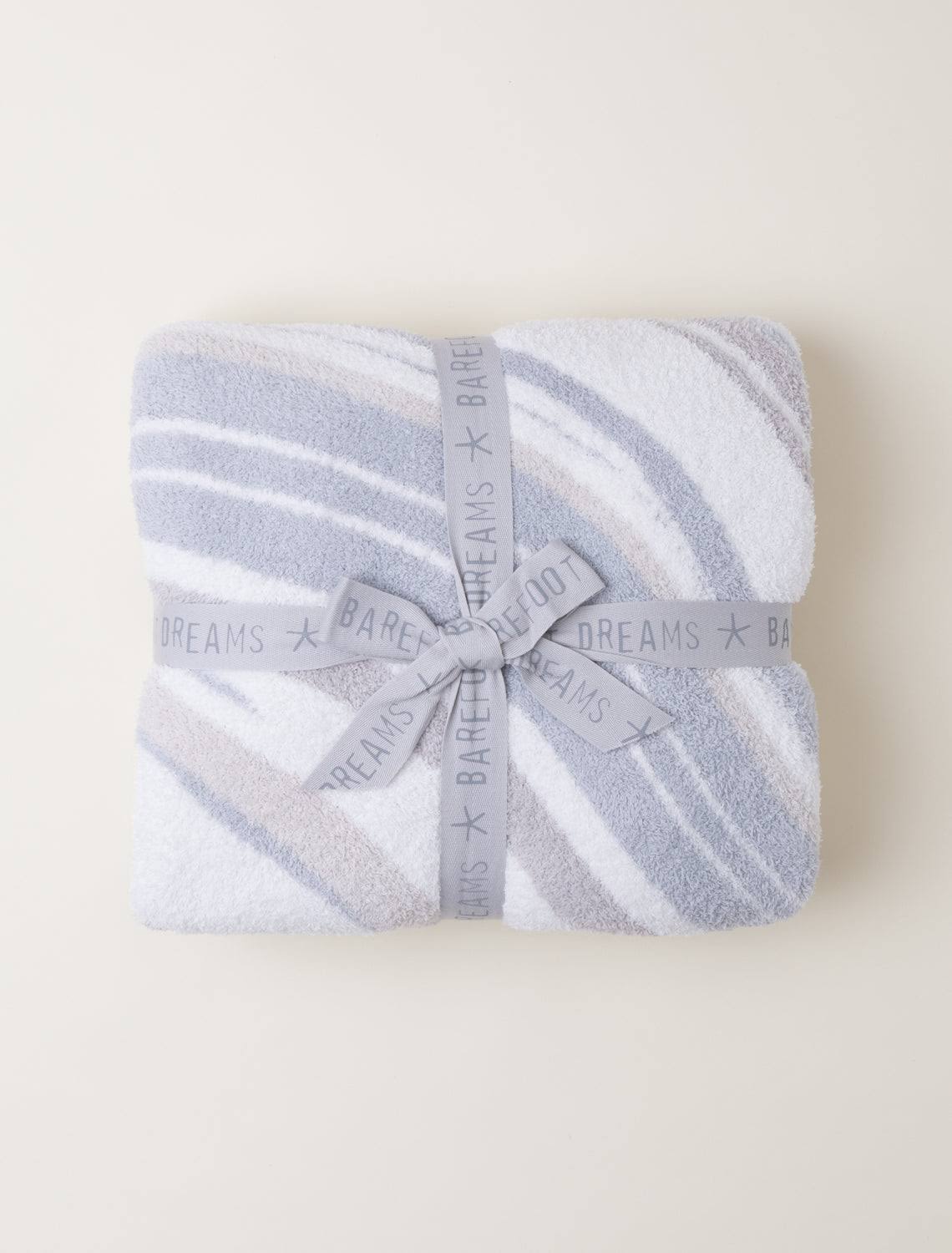 782446b4181a91dd6e4c23d3deeaf72d196cfe7b1523e16f627b5cb287b35a58.jpg Barefoot Dreams CozyChic Marbled Blanket - Ocean Multi - Image 1