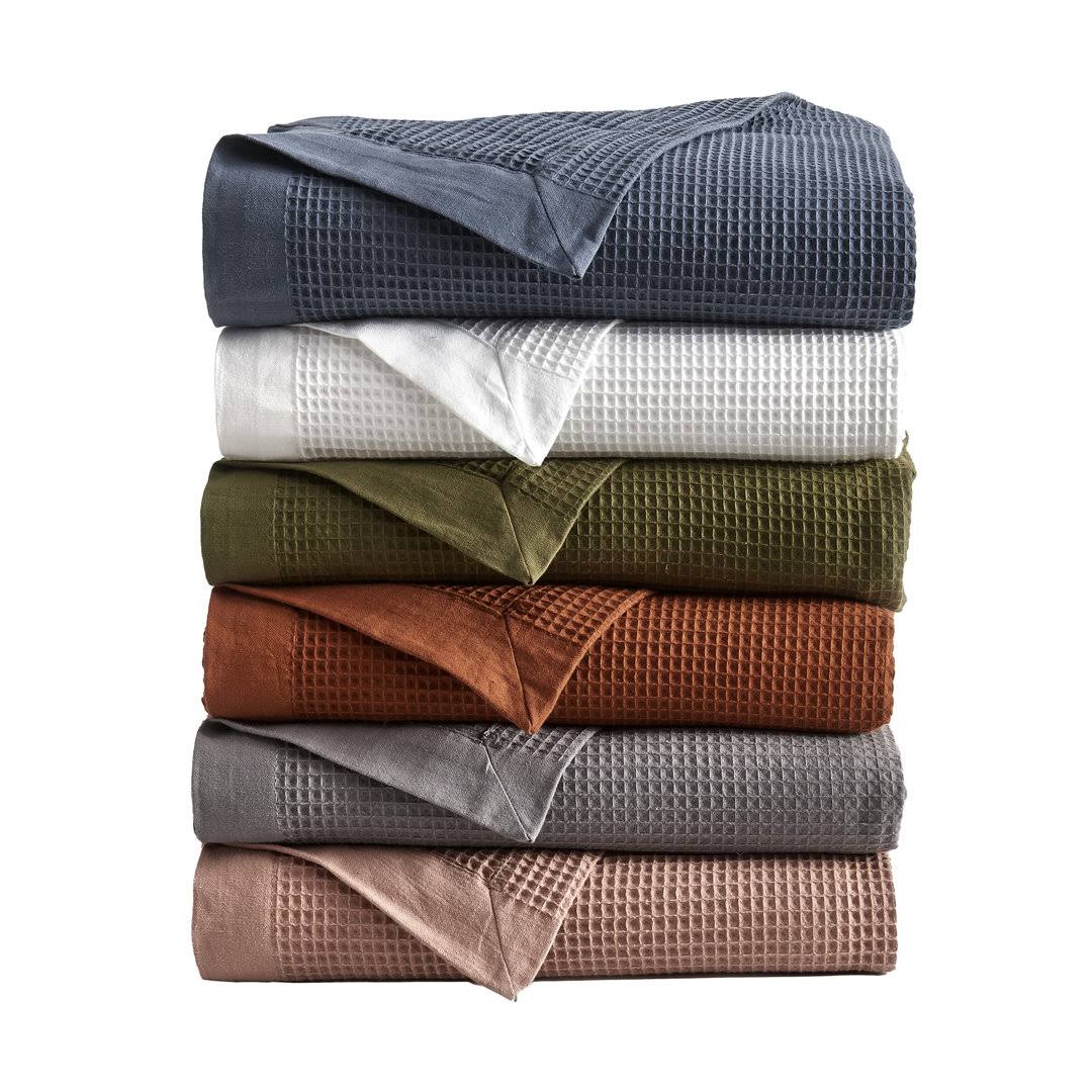 7c9e6a8e594cd790c1edfc032f78e4be250e1609b033bac6aac073e6a1da0f01.jpg Cashe Latitude Run 100% Cotton Blanket Latitude Run Color: Olive Green, Size: King - Image 1