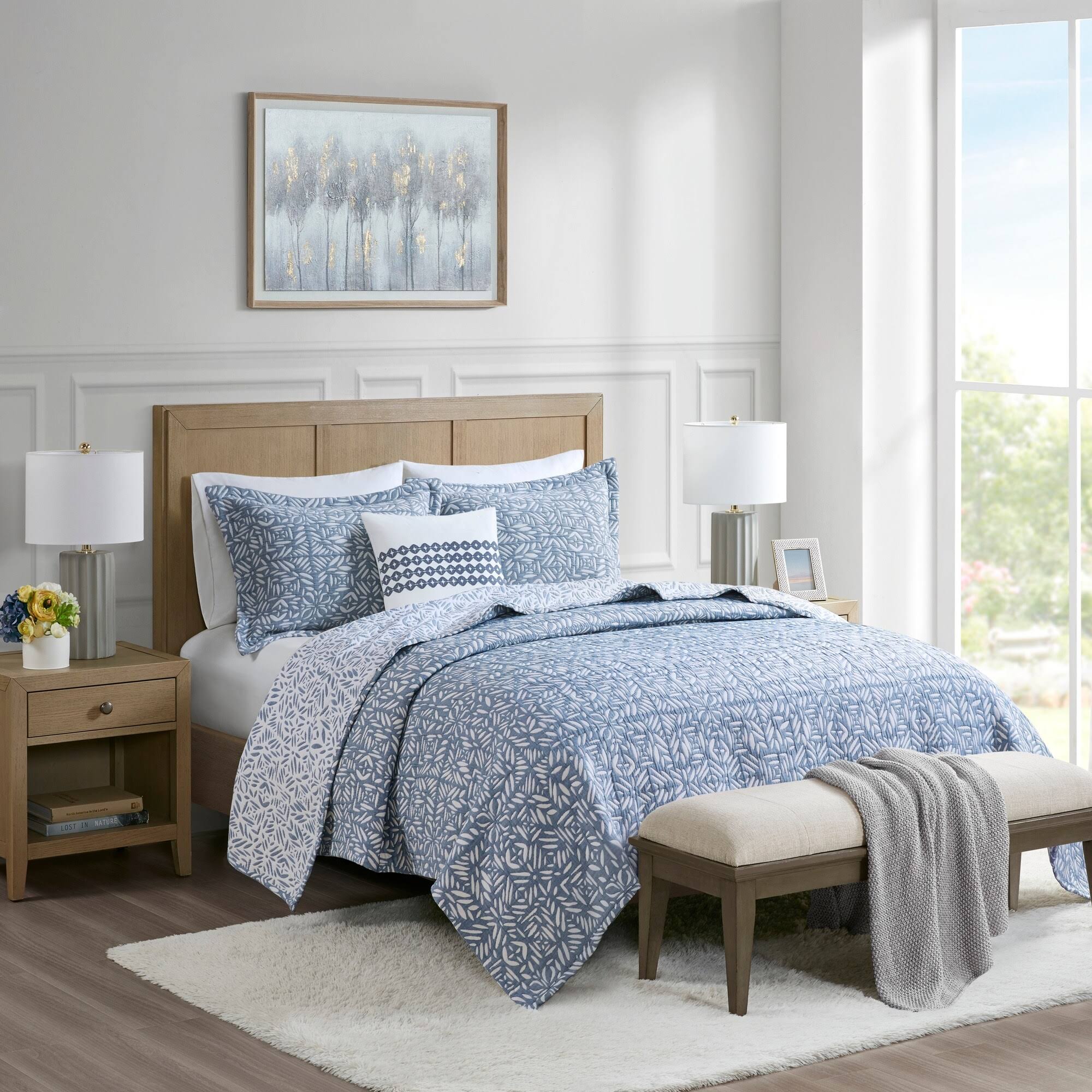 7e4095f0e5c222f8a2e32b7a85d2a5a08a342a06c4e1d3ac72f976fffa0c15f4.jpg Madison Park Signature - Harmony 4 Piece Oversized Reversible Matelasse Coverlet Set with Throw Pillow - King/Cal King - Blue - Image 1