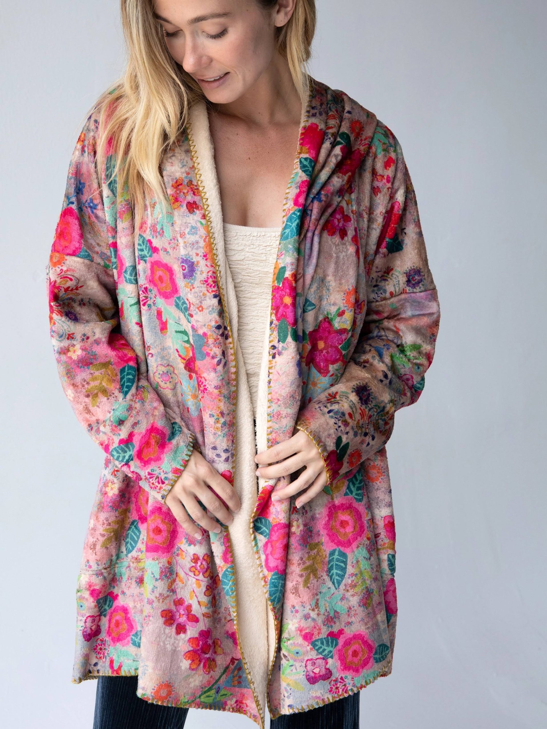 7ee9d8c104ac9263710ed4aa4dee6c369941abe6fc3b13b5bca27266ee48c56f.jpg Natural Life Cozy Blanket Kimono - Taupe Ditsy L/XL - Image 1