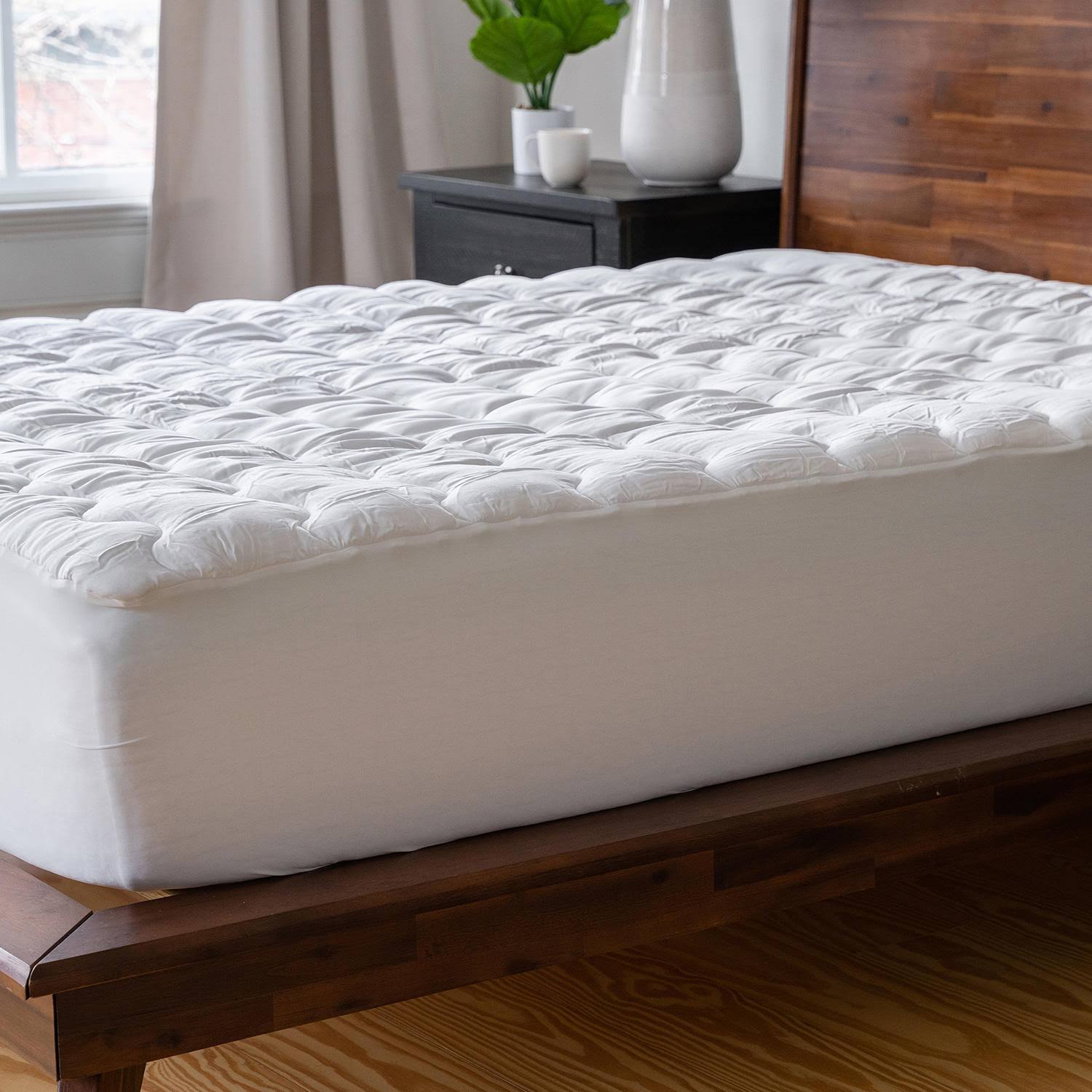 802a3aaa6d6463c79c556658ee29ca558044655cb9442a6f02187cd604f56887.jpg Tempur-Pedic Cool Softness Mattress Pad (Assorted Sizes) - Image 1