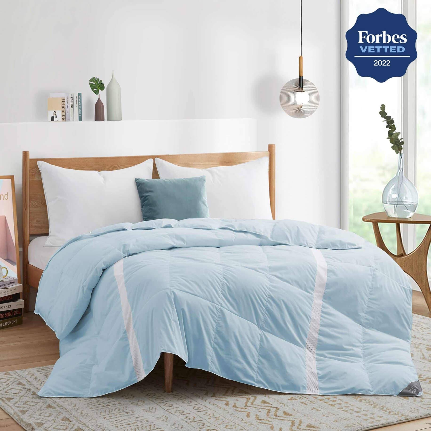 80f9f64e0f599fb487f6448050508820f50969dfe4a13626646d6d9ec3e061d2.jpg Lightweight Breathable Cooling Down Comforter-Oversize Down Blanket for Hot Sleepers - Blue, Full/Queen - Image 1