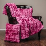 Chanasya 3-Piece Faux Fur Wolf Throw Blanket with Pillow Covers Set - 3-Piece Set - Pink
