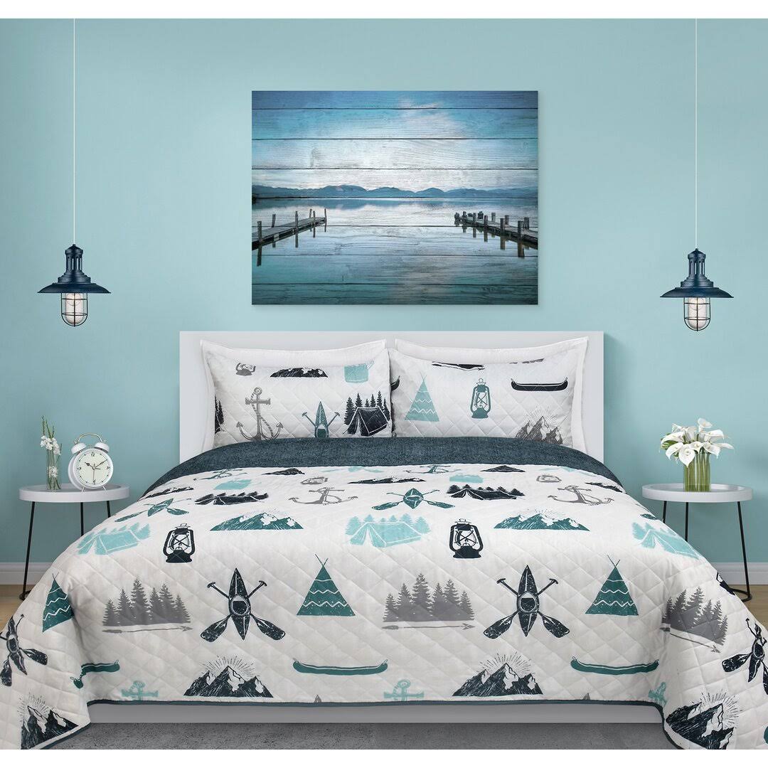 820b235793c157adcbf54ff68f5449f56d23606536cea33827d2aeb99fec2304.jpg Fleury Signature Reversible Quilt Set Loon Peak Size Queen Quilt + 2 Shams - Image 1