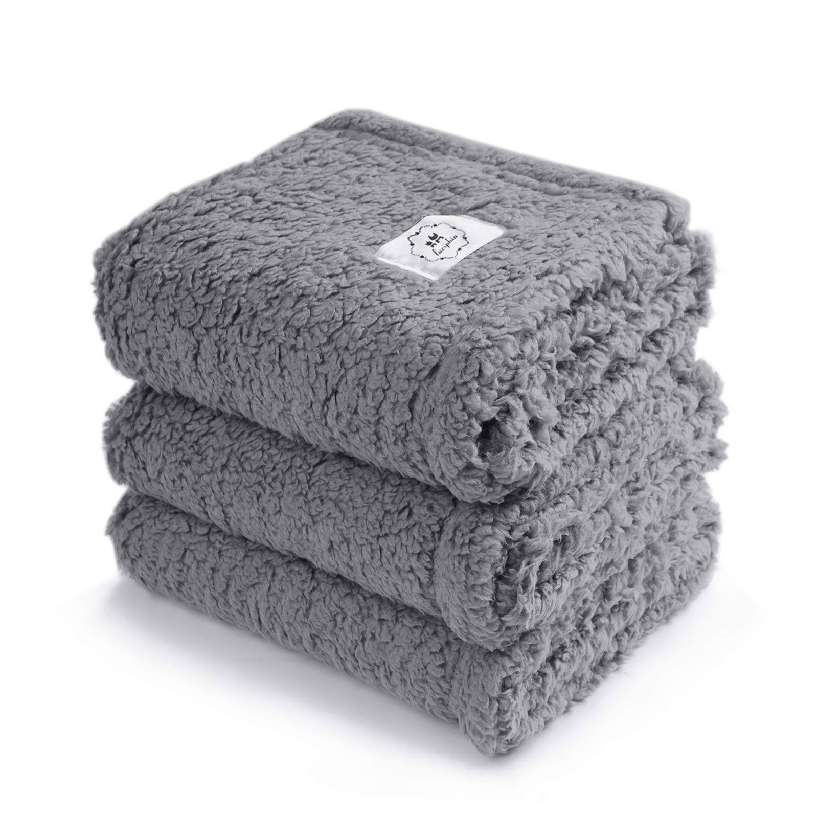 85202f0dd2913045bf627a1c5ce25351b12bf7a9bfa2d8a9813ea6f16c672dd6.jpg 1 Pack 3 Calming Blankets Fluffy Premium Fleece Pet Blanket Soft Sherpa Throw for Dog Puppy Cat Grey Large (41" x31'') - Image 1