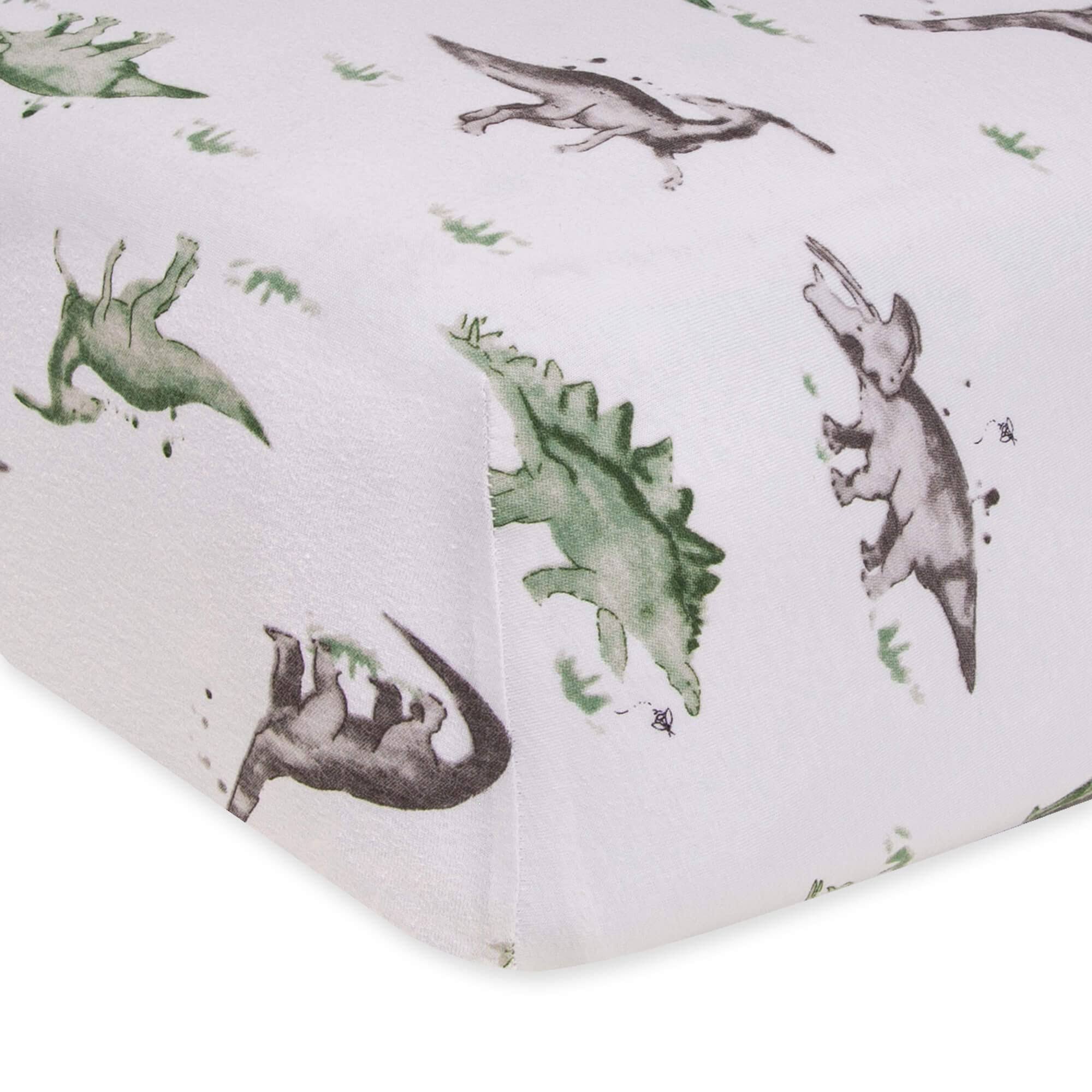 8d0ef678ed61cfb7e8e9521c0458bb80a2488616bfd8f846666bae2de87c0440.jpg Burt's Bees Baby Happy Herbivores Organic Cotton Crib Sheet in Cloud - Image 1