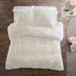 Intelligent Design - Malea Shaggy Fur Duvet Cover Set - King - Ivory
