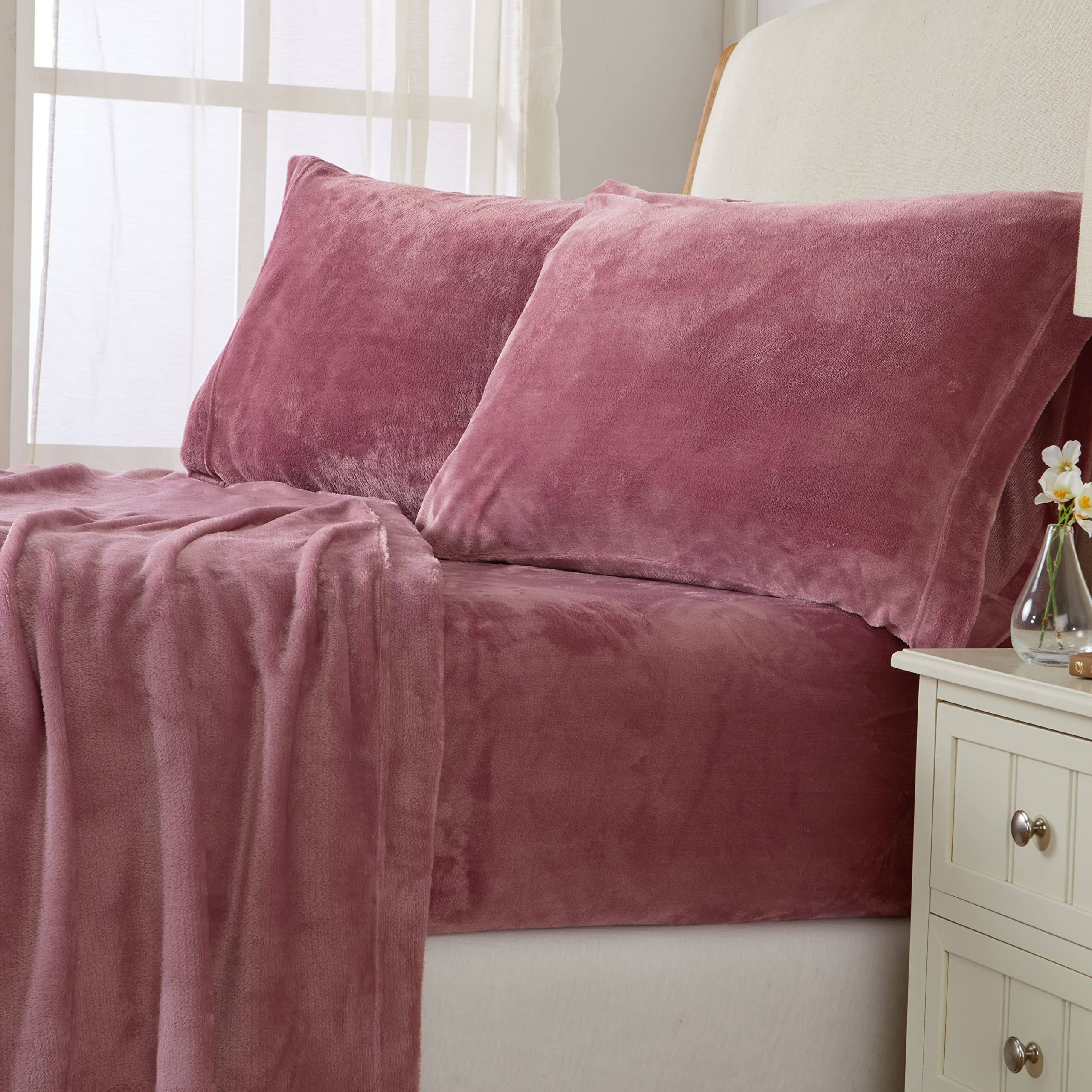 8f58682576f383ea70c40f860c8b2250e75911fb80cf2a0294d6ef360238f944.jpg NY Loft Ultra Soft Micro Fleece Sheets Set with Extra Deep Pockets Extra Soft Velvet Fleece Sheet Set Super Plush Polar Fleece - Image 1