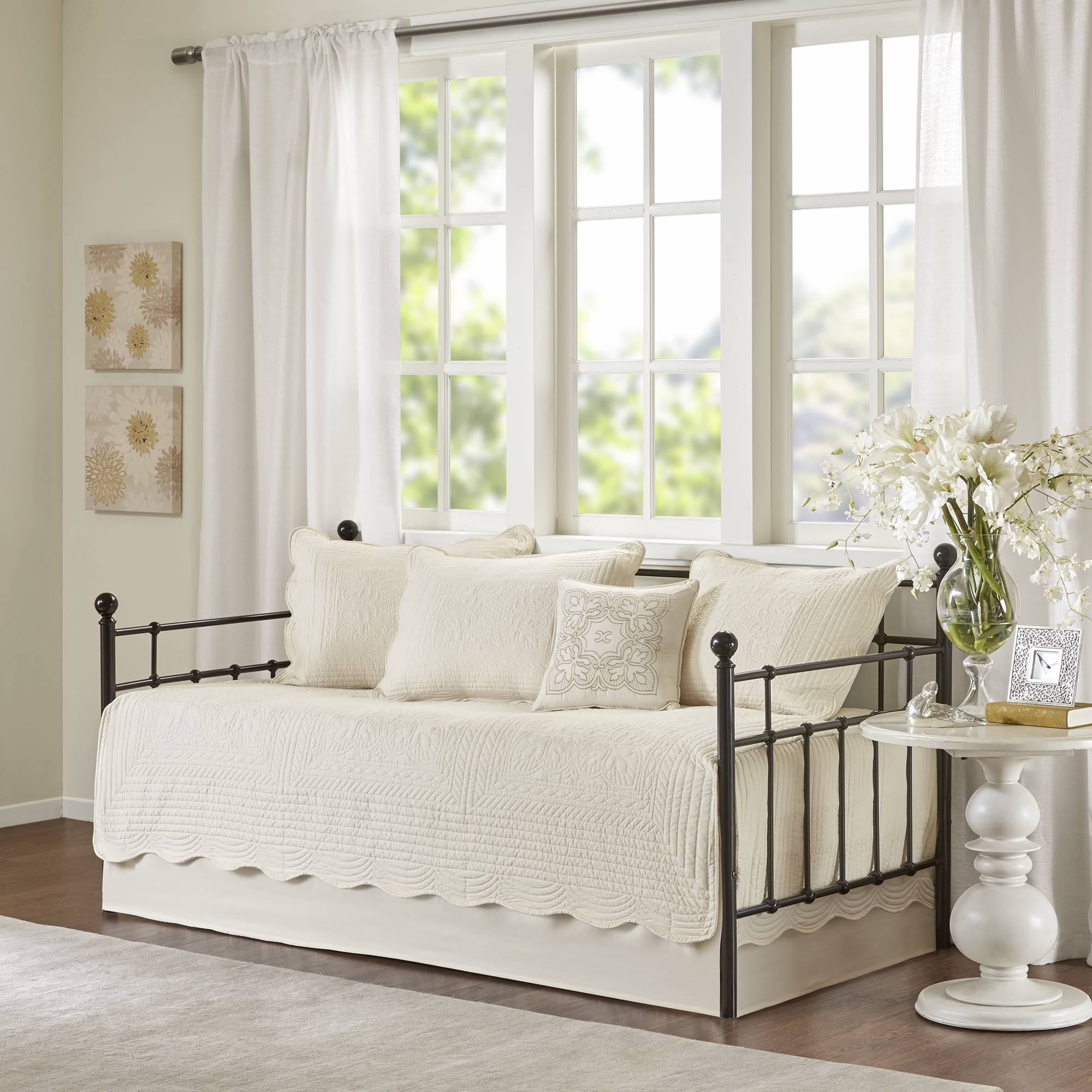 9673a20b7a06df848bd2b35cc4cb72d5b703c6537be992a49631584070662932.jpg Madison Park Tuscany 6 Piece Daybed Set Ivory Daybed - Image 1