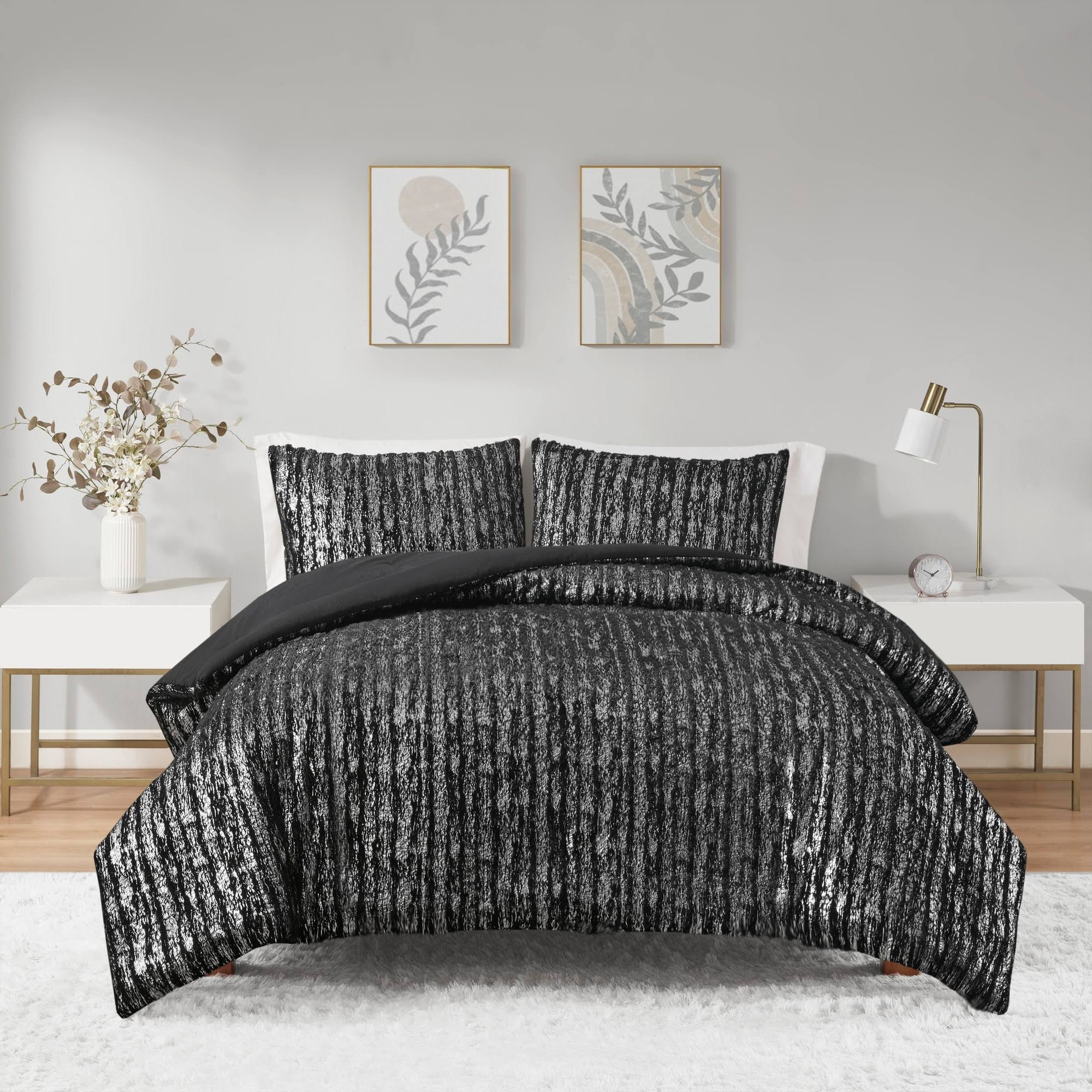 98b285b10204726282c69a54fbacecad7817b820111ca8bad740372890d3a3e6.jpg Intelligent Design - Naomi Metallic Print Faux Fur Comforter Set - Twin/Twin XL - Black/Silver - Image 1