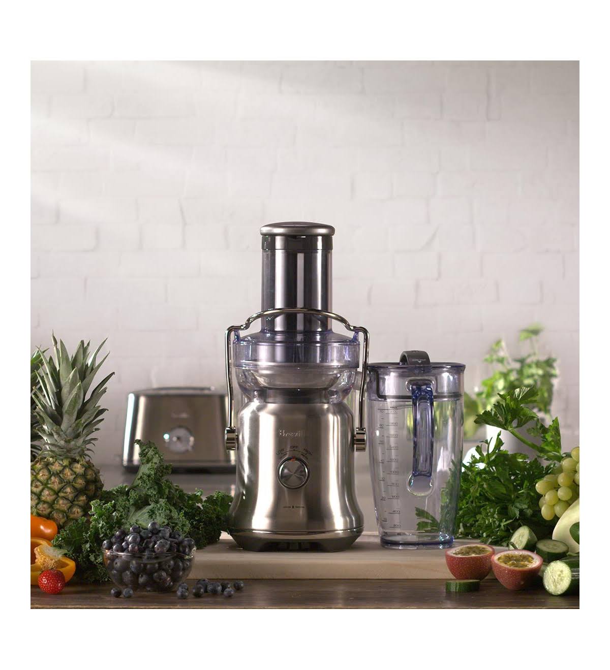 a32f434c154fe6f5620b6c6cd9e6bc234088abca670da73f5357ea4c6abbafd2.jpg Breville Juice Fountain Cold Plus Juicer - Image 1